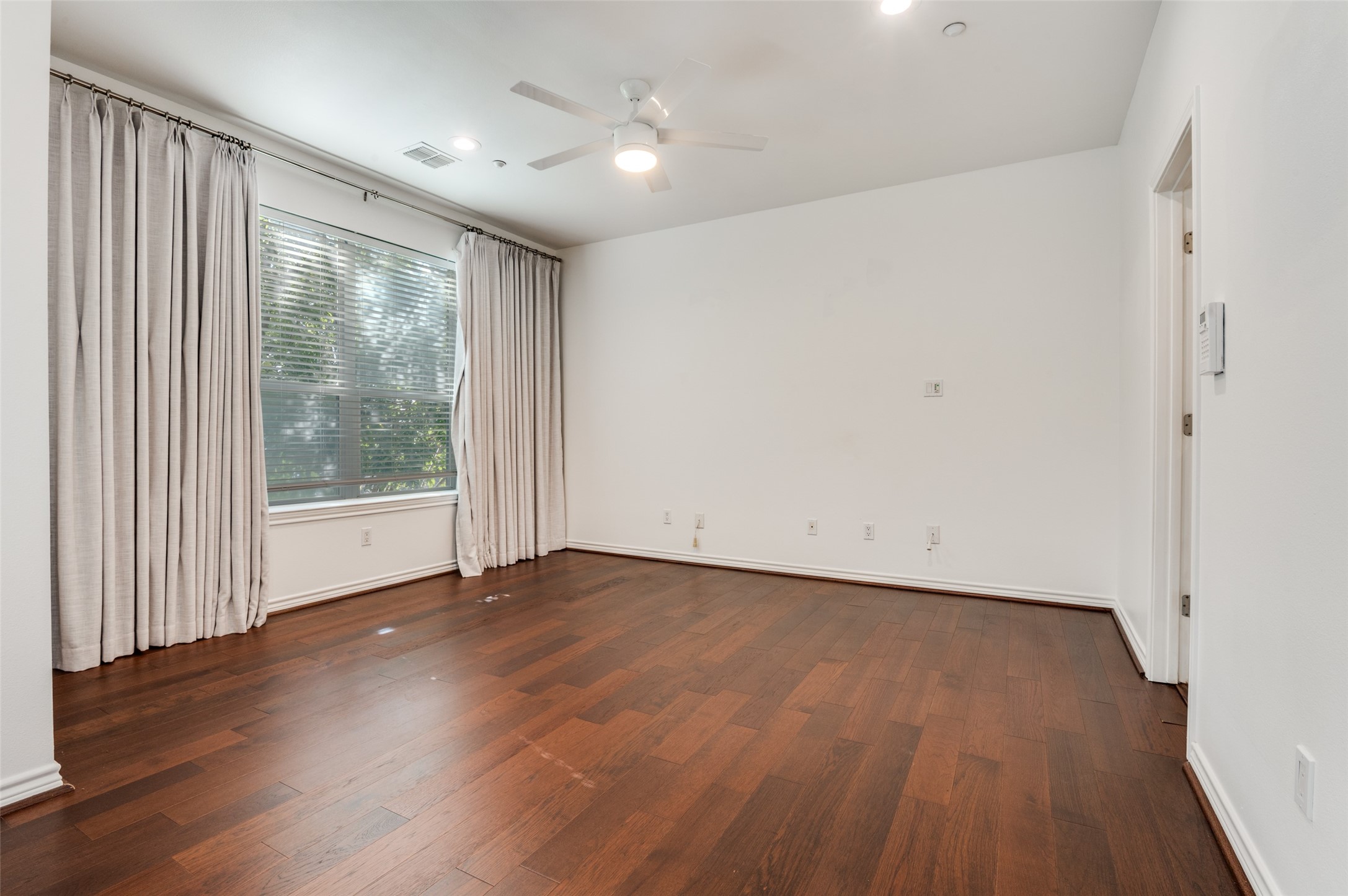 4411 Mckinney Avenue 38