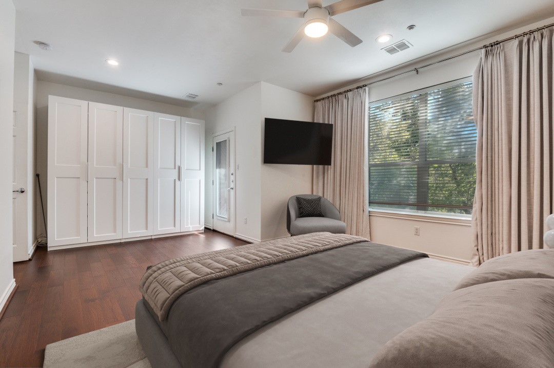 4411 Mckinney Avenue 38