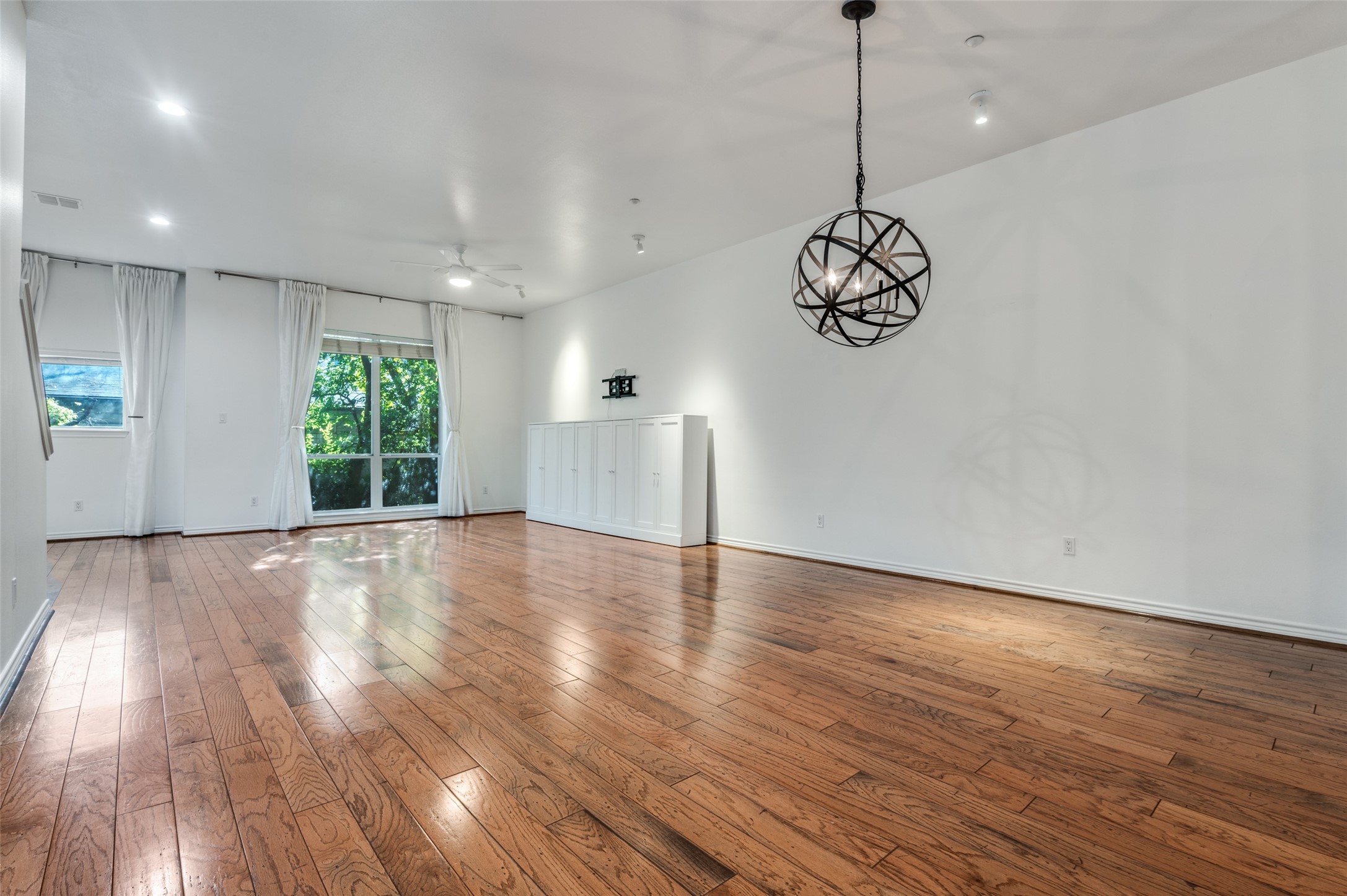 4411 Mckinney Avenue 38