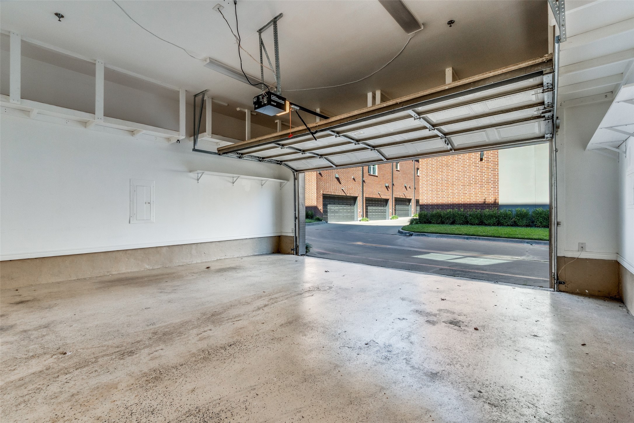 4411 Mckinney Avenue 38