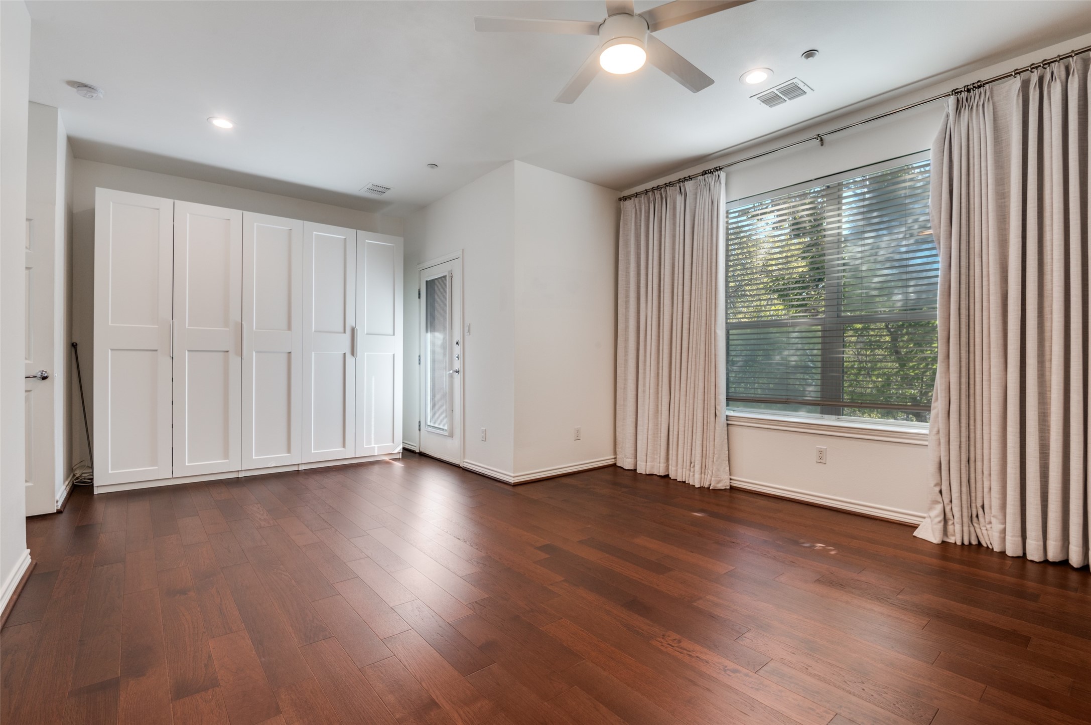 4411 Mckinney Avenue 38