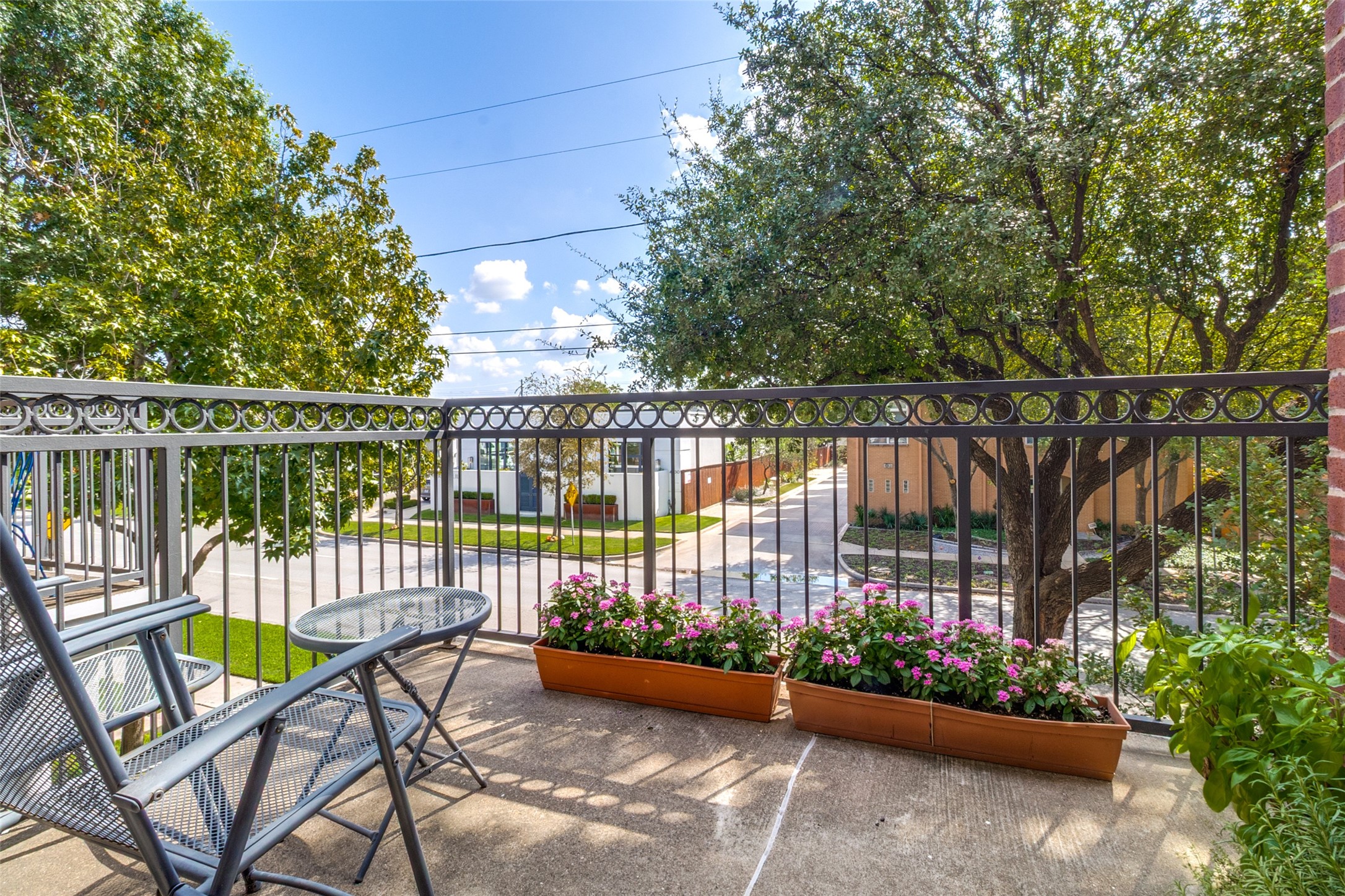 4411 MCKINNEY Avenue 6