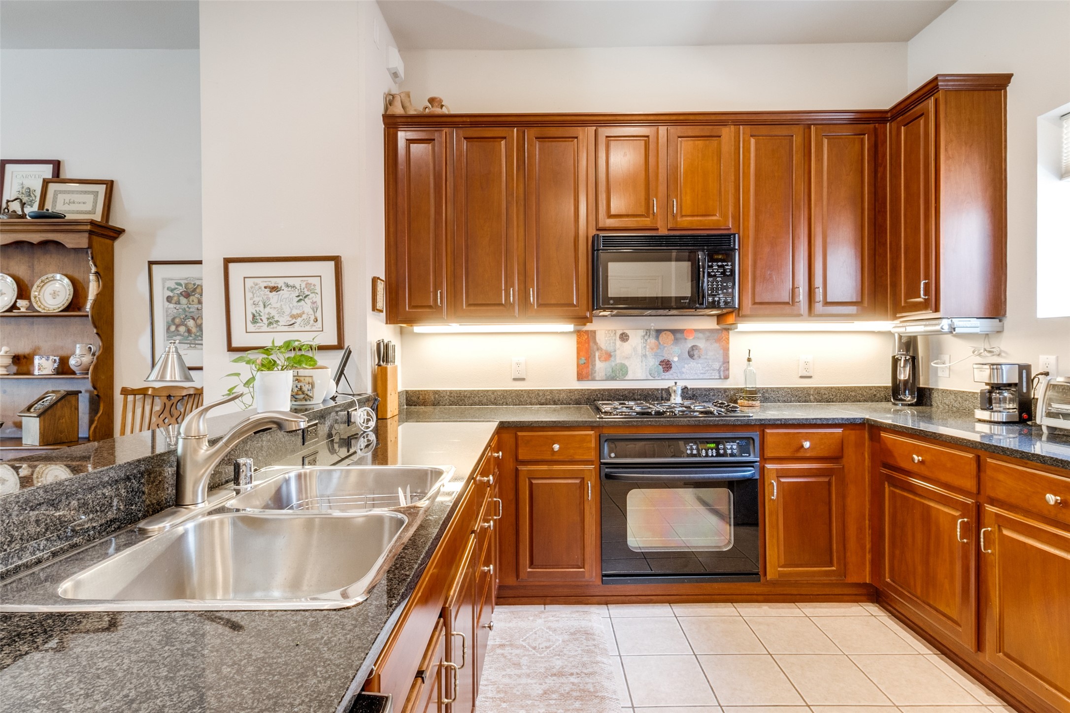 4411 MCKINNEY Avenue 6