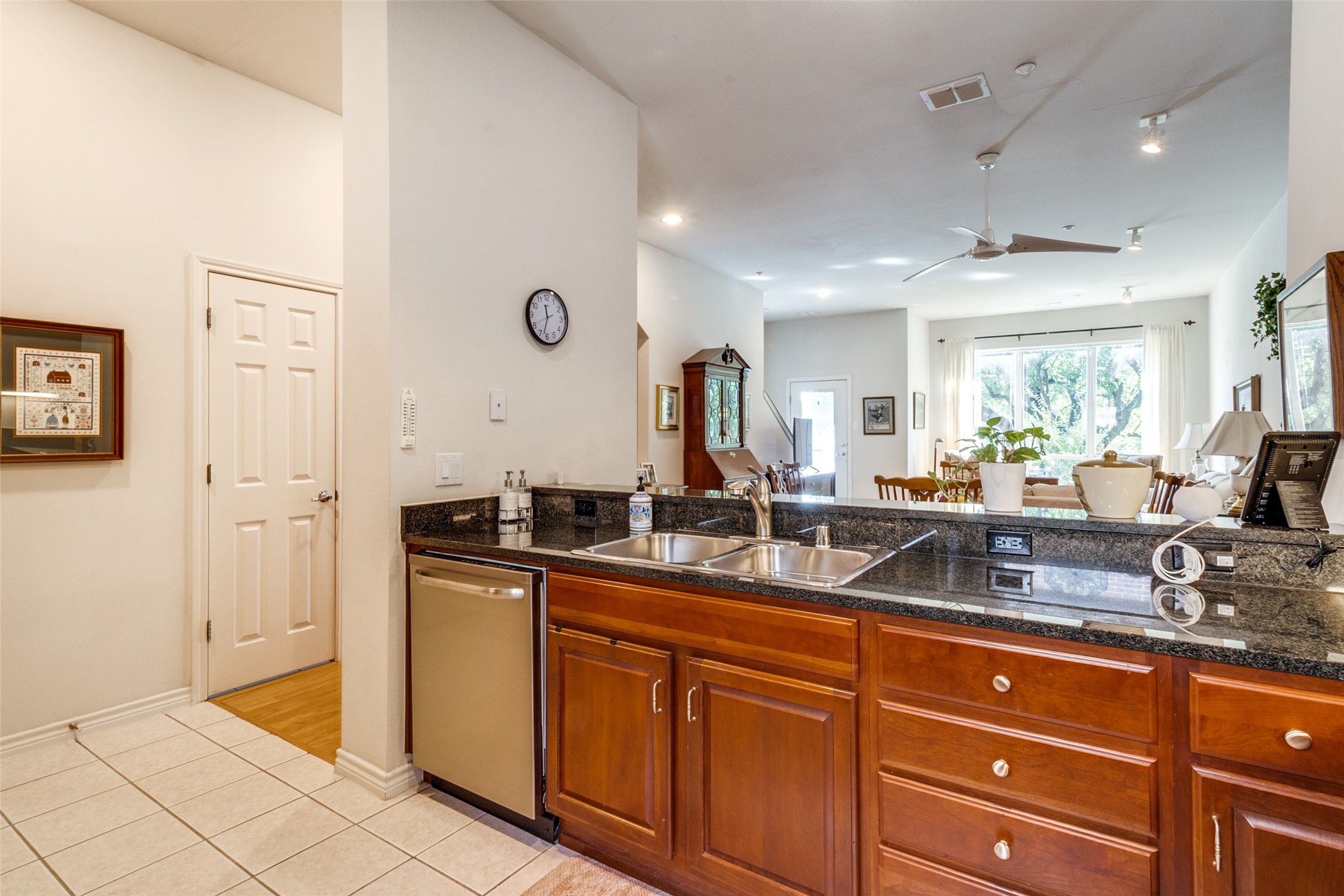 4411 MCKINNEY Avenue 6