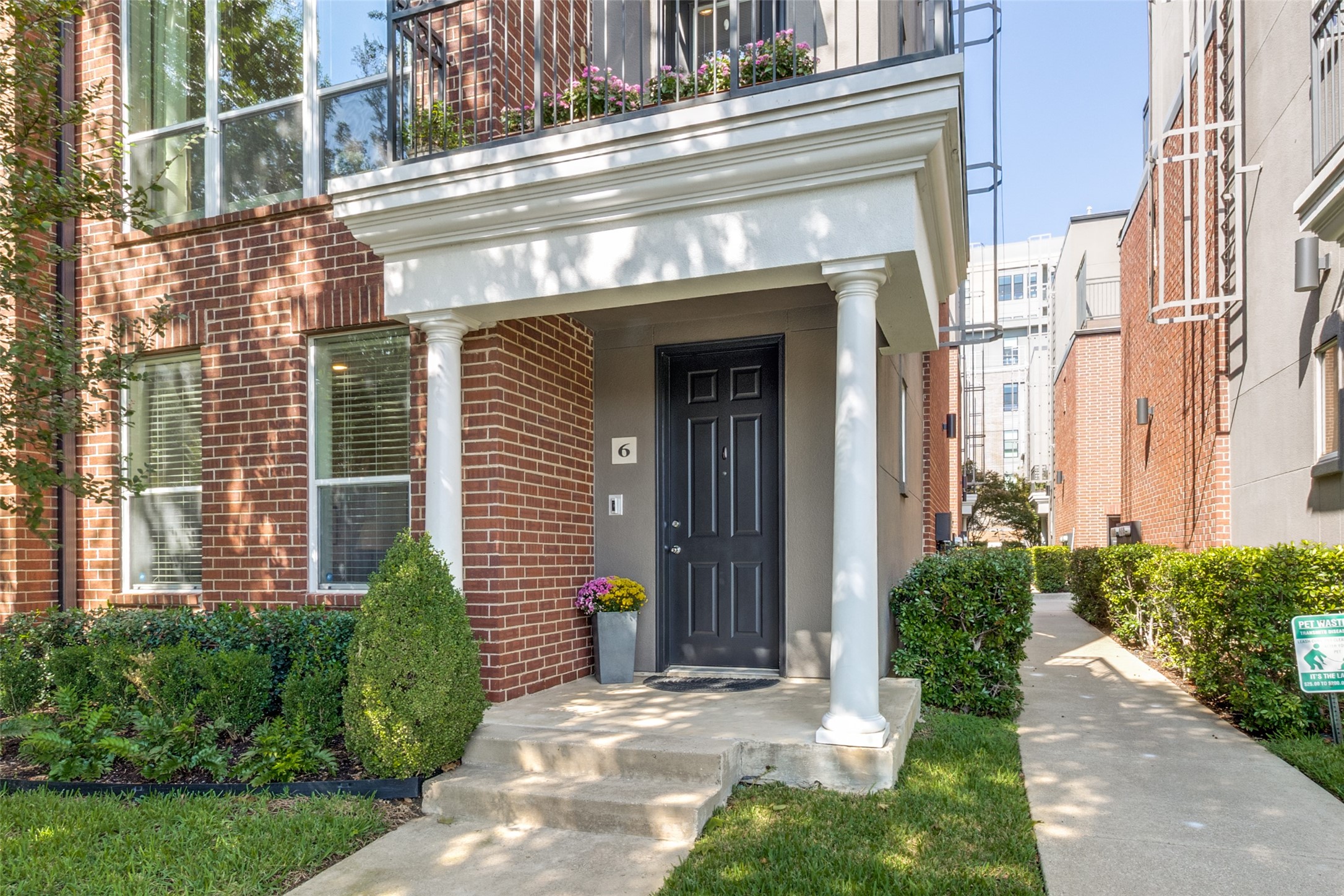 4411 MCKINNEY Avenue 6