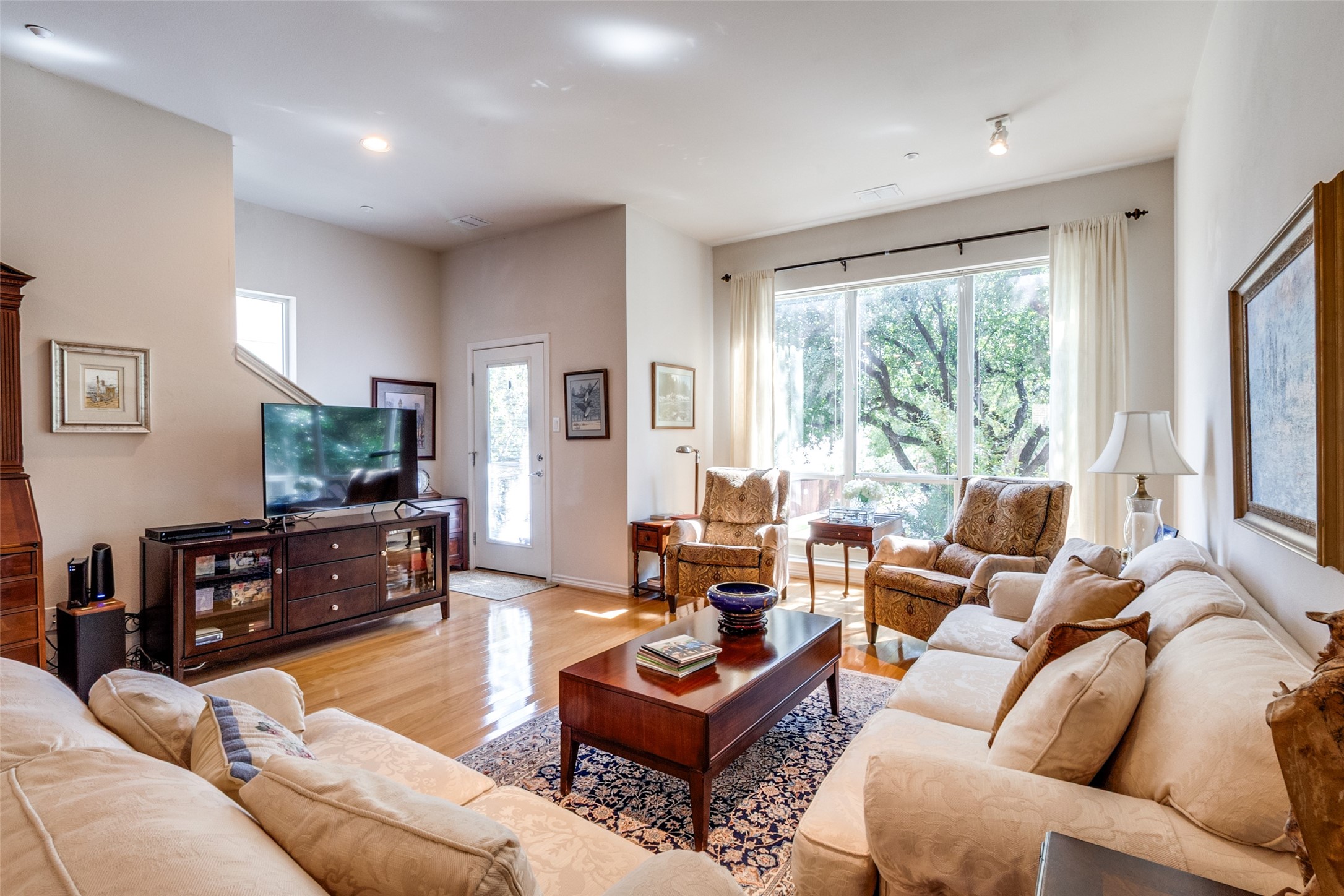 4411 MCKINNEY Avenue 6