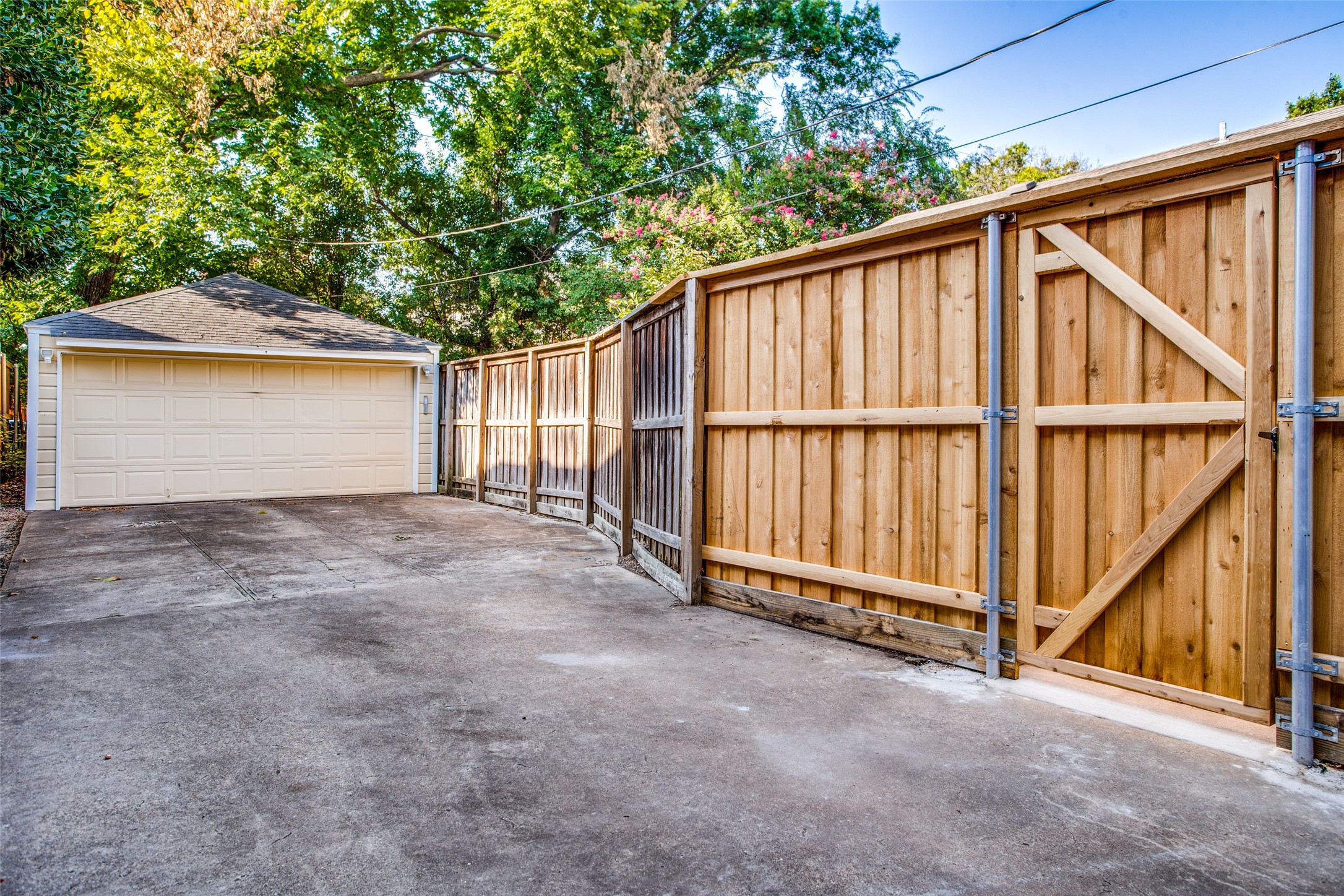 4209 Greenbrier Drive