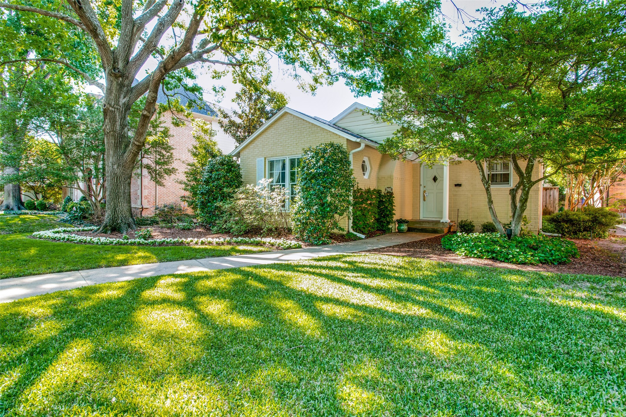 4209 Greenbrier Drive