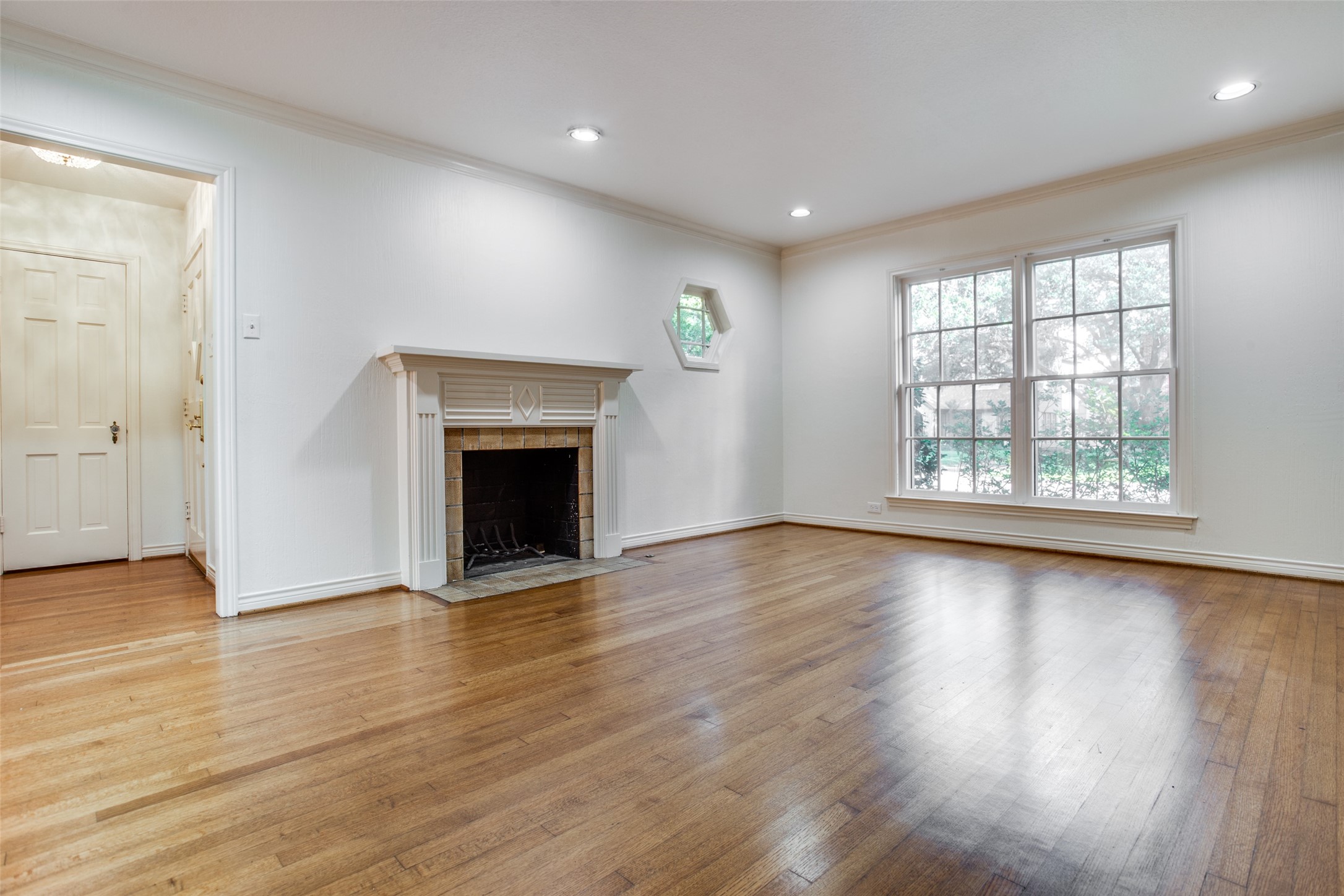 4209 Greenbrier Drive