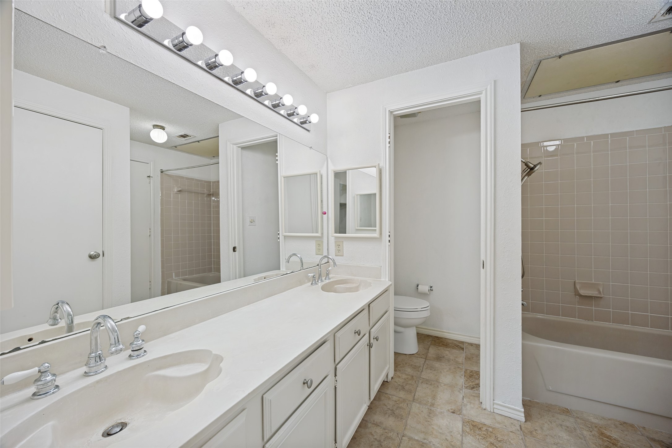 8600 Coppertowne Lane 206