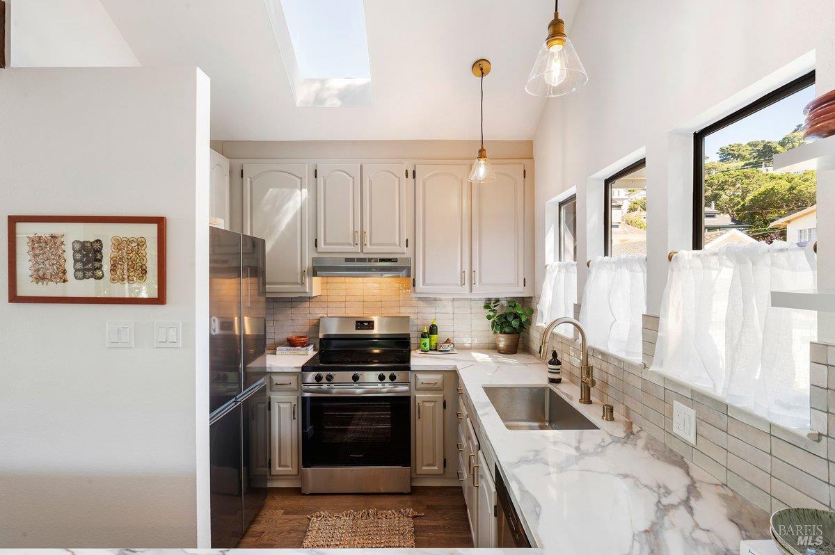 412 Johnson Street # 4