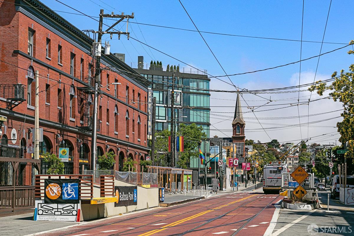 35 Dolores Street # 201