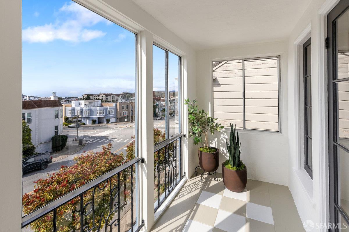 112 Stanyan Street