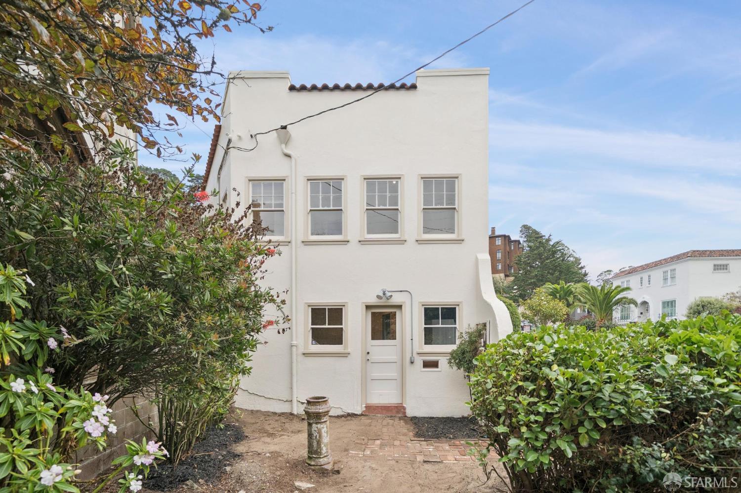 198 Vasquez Avenue