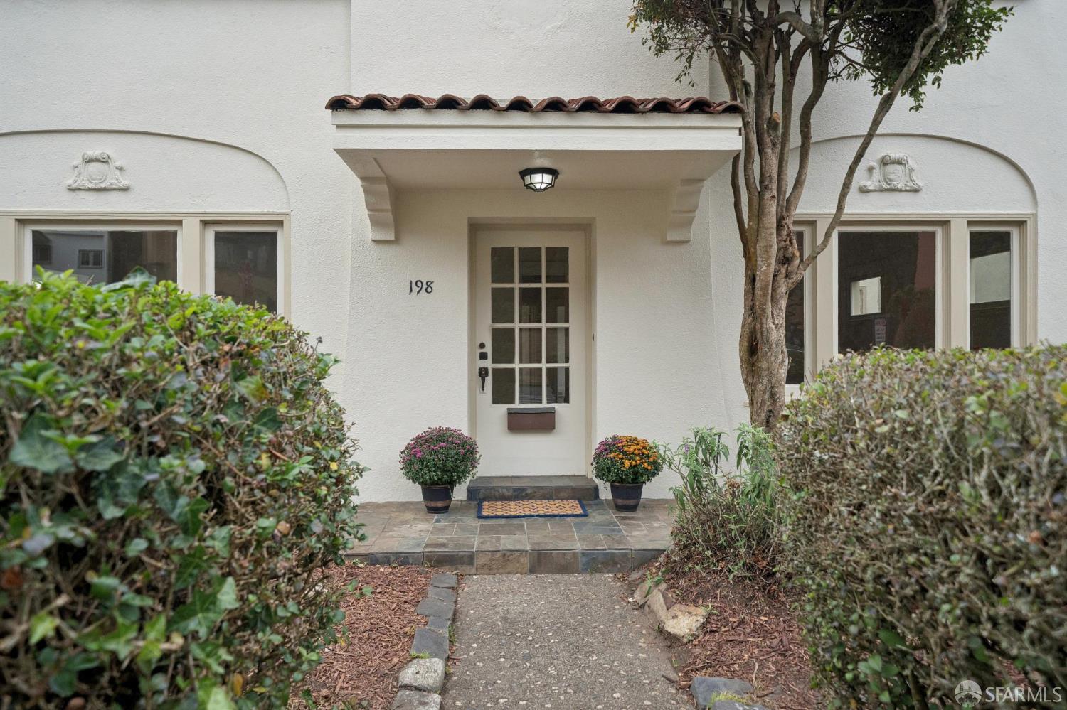 198 Vasquez Avenue
