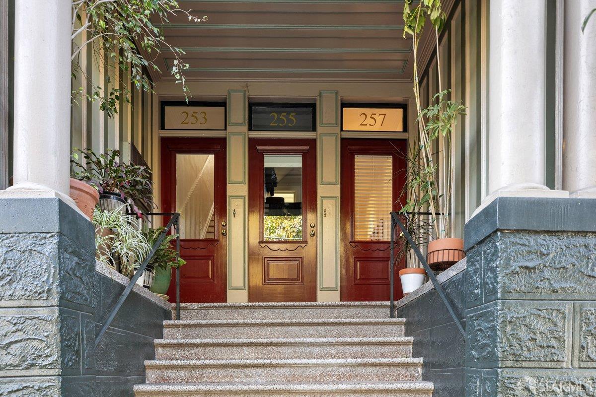 257 Waller Street
