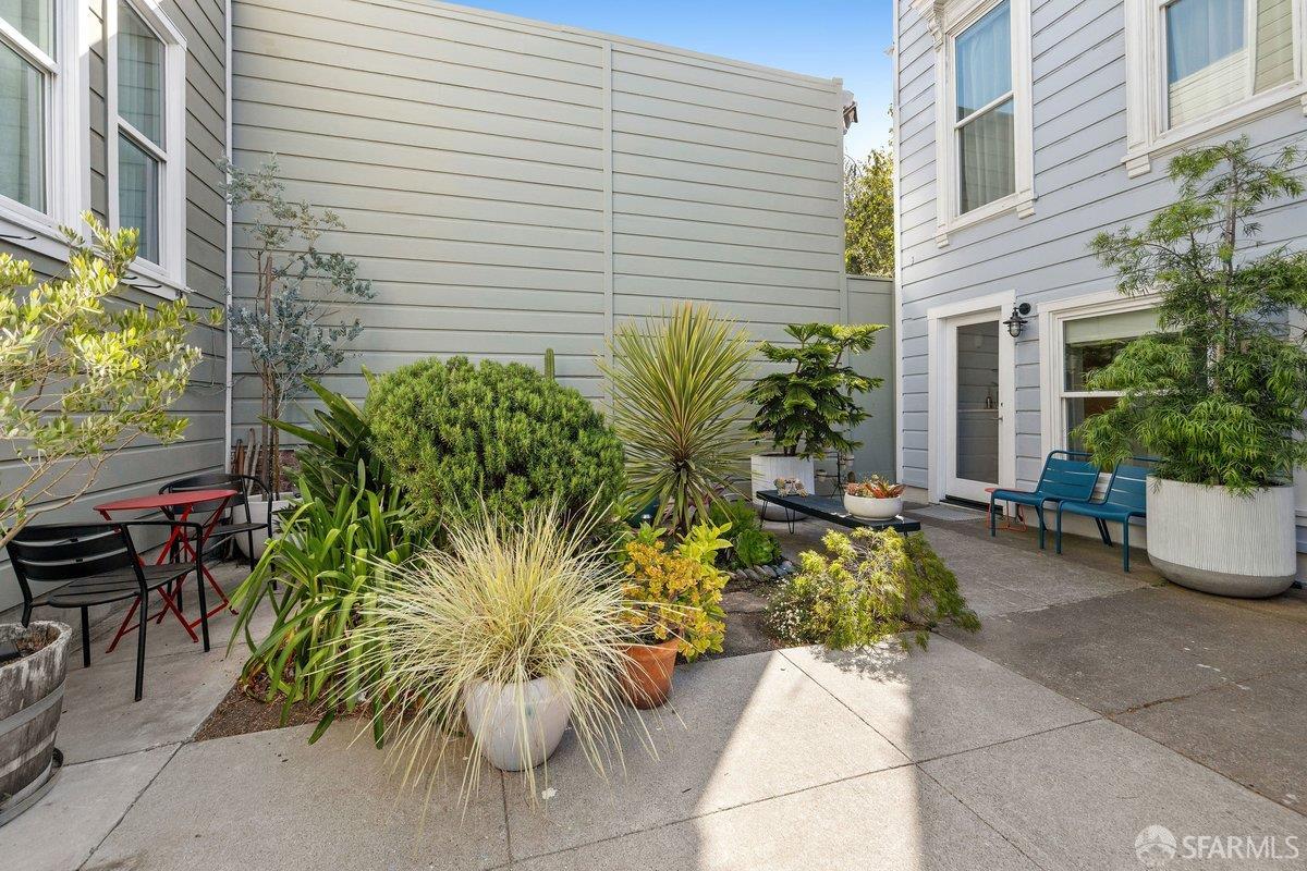 257 Waller Street