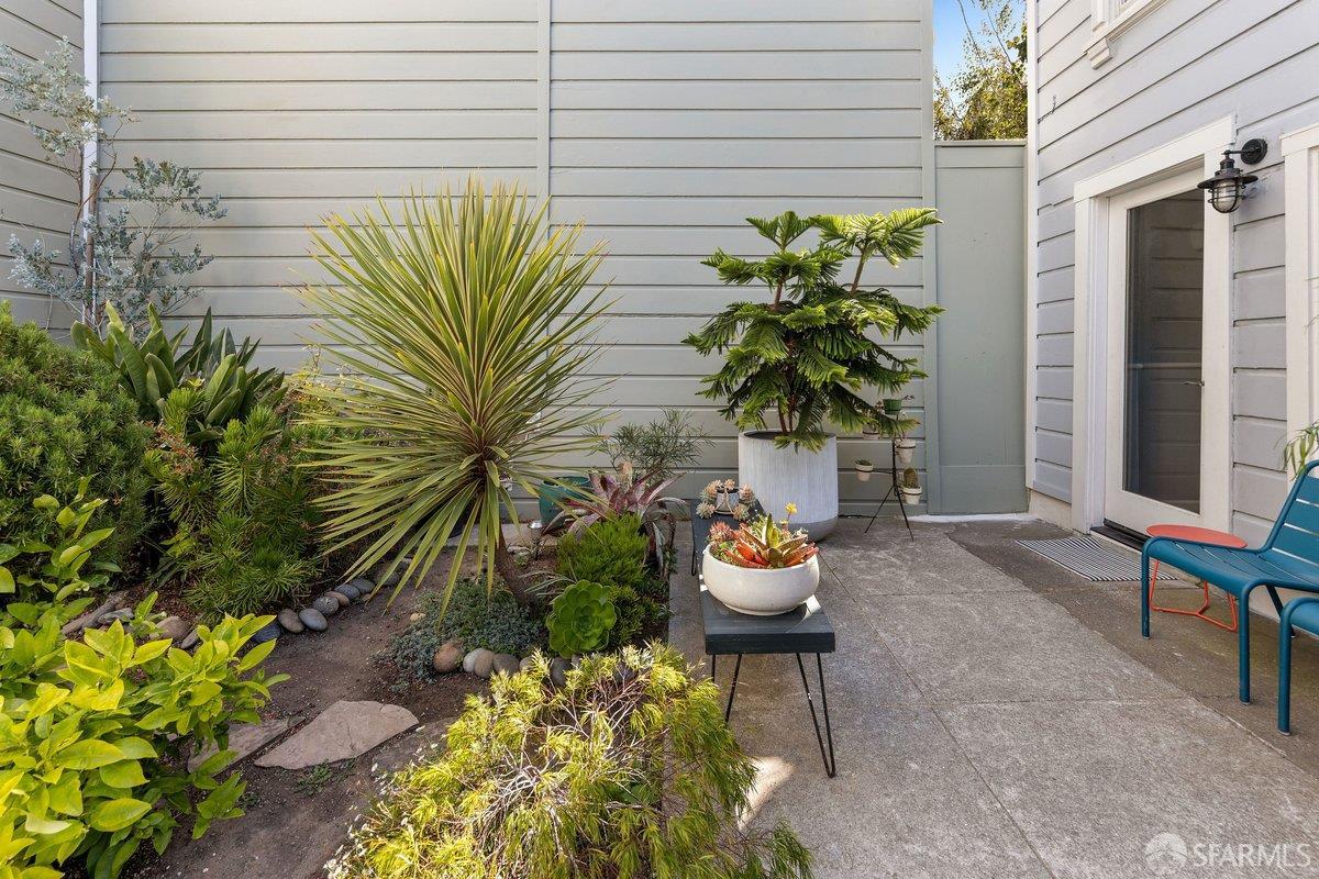 257 Waller Street