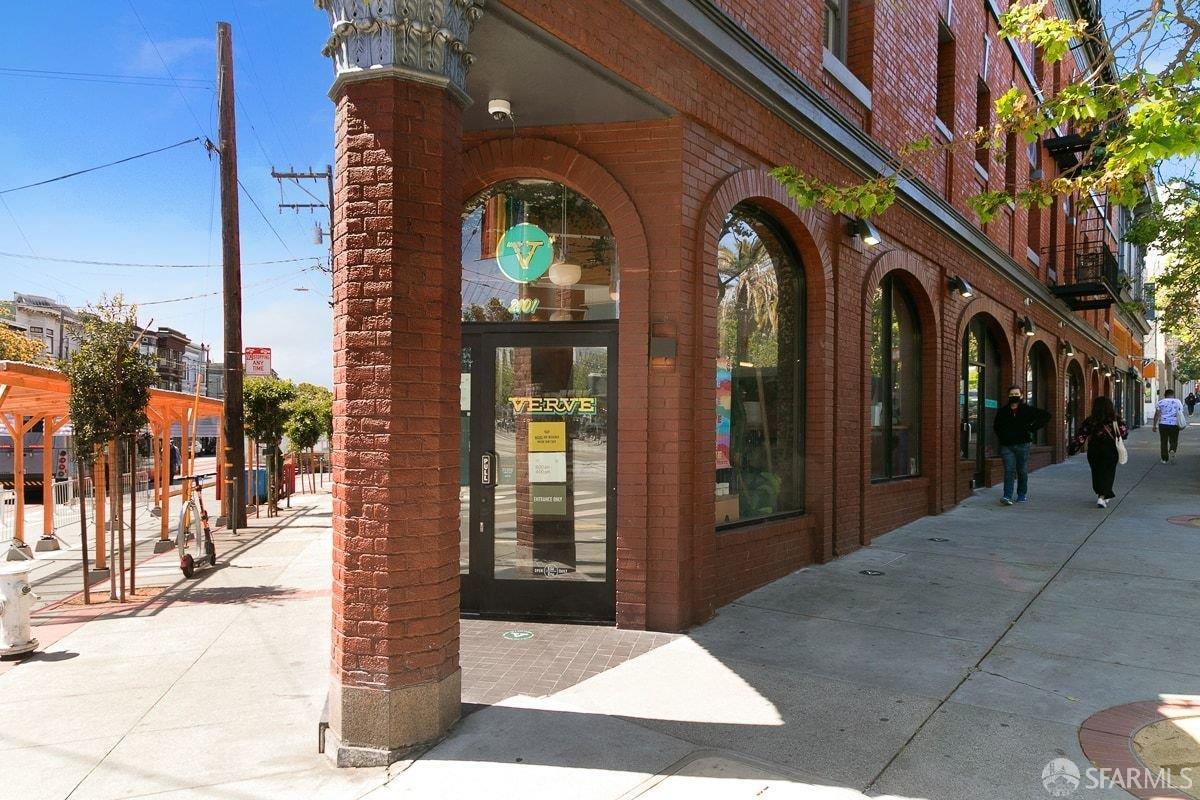 257 Waller Street