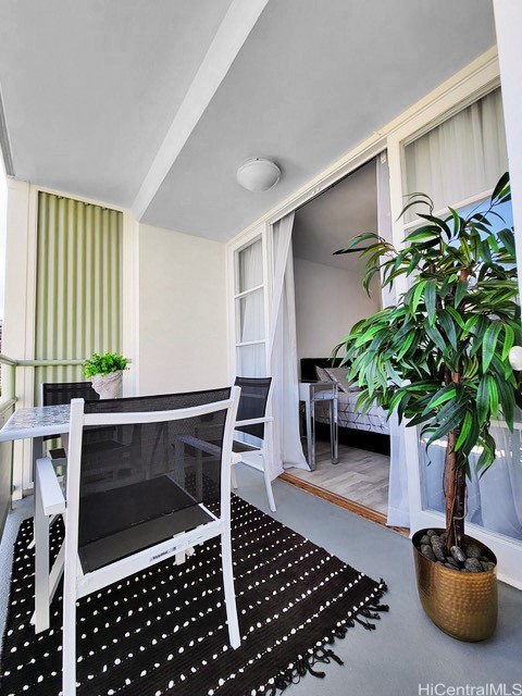 445 Kaiolu Street 704