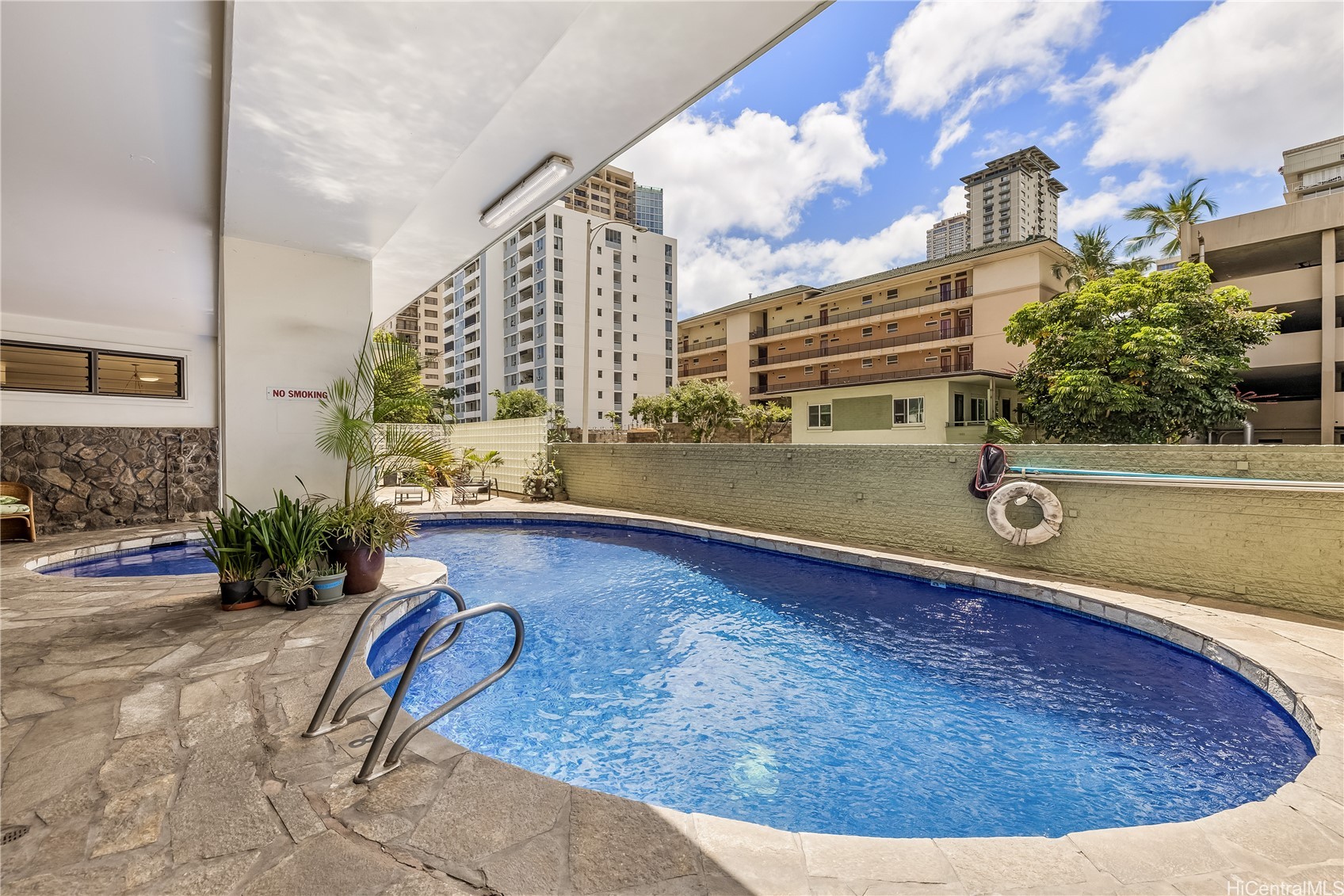 445 Kaiolu Street 704