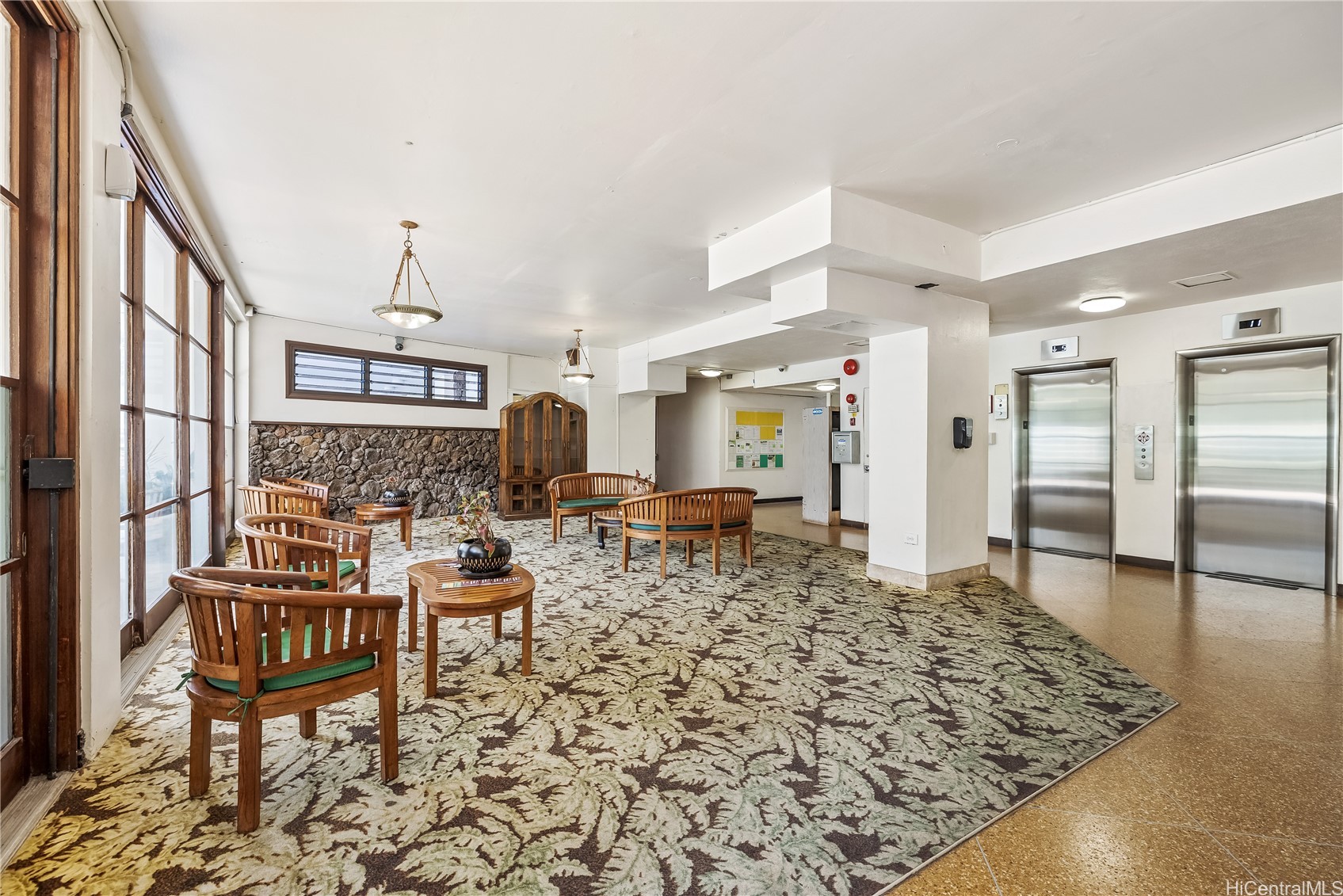 445 Kaiolu Street 704