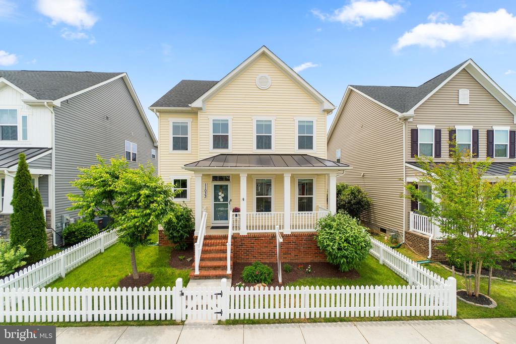 11033 HAZELNUT LANE
