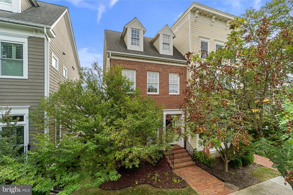 3638 ISLINGTON STREET