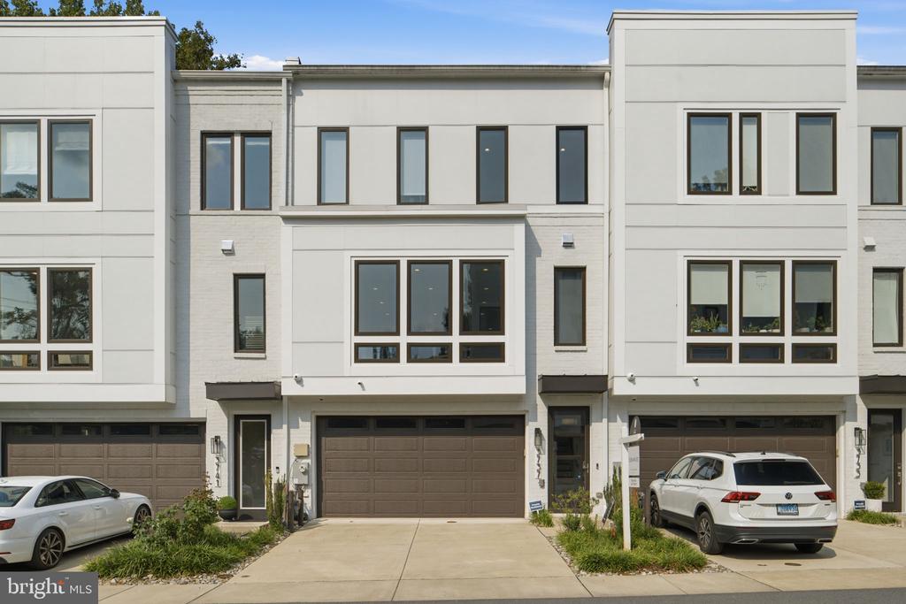 3737 GLENMOOR RESERVE LANE