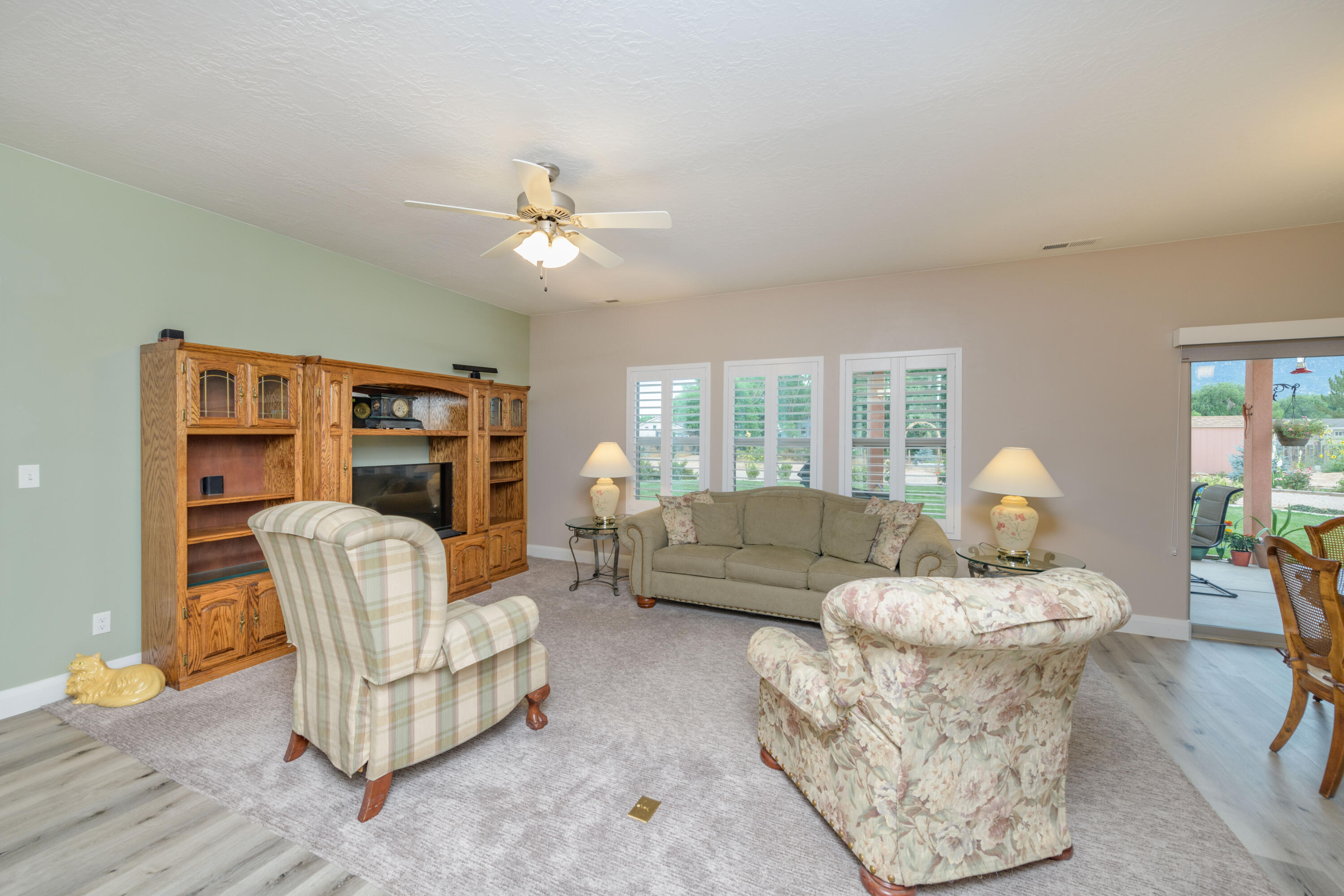 3898 N Driftwood LN