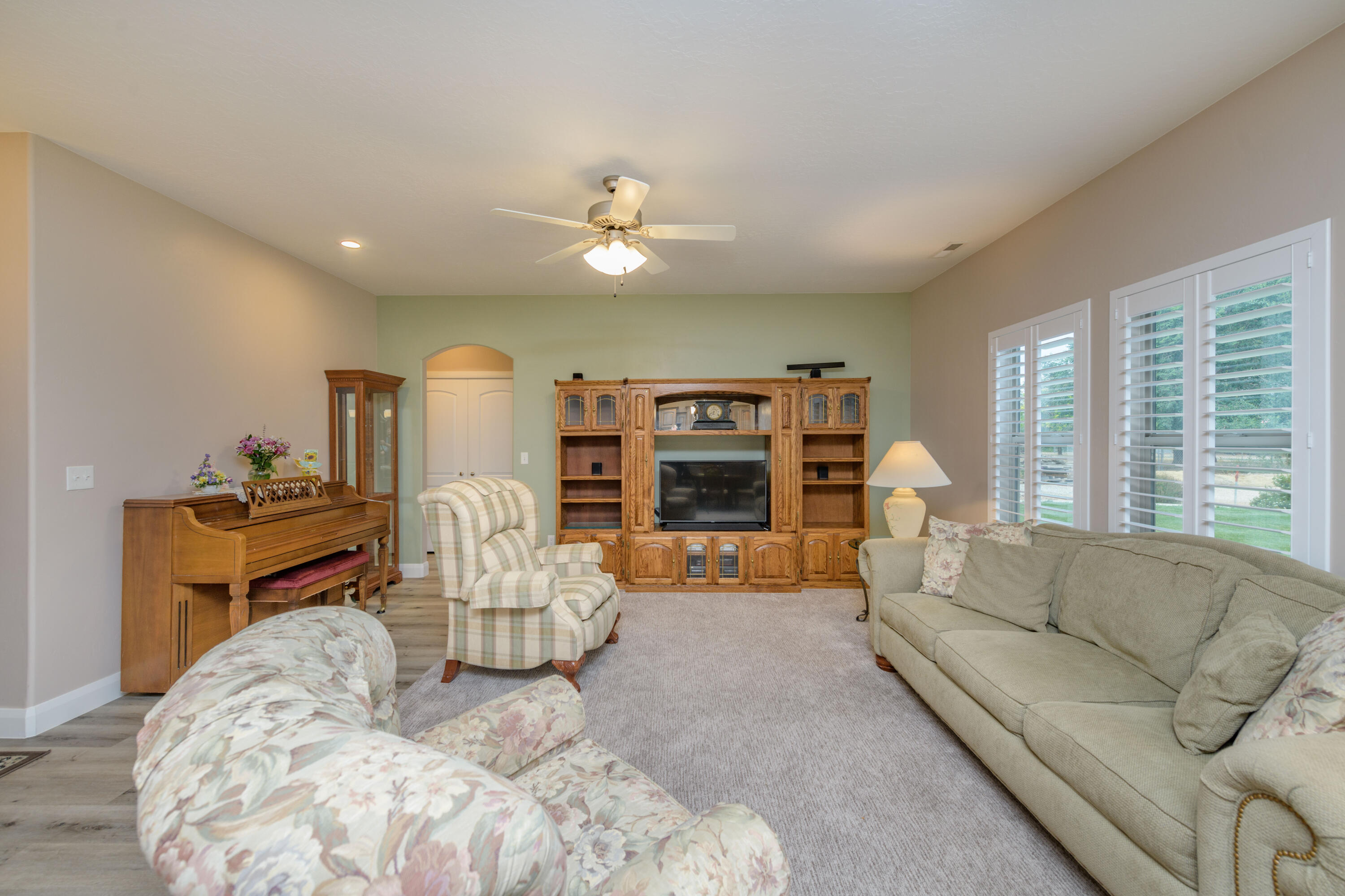 3898 N Driftwood LN