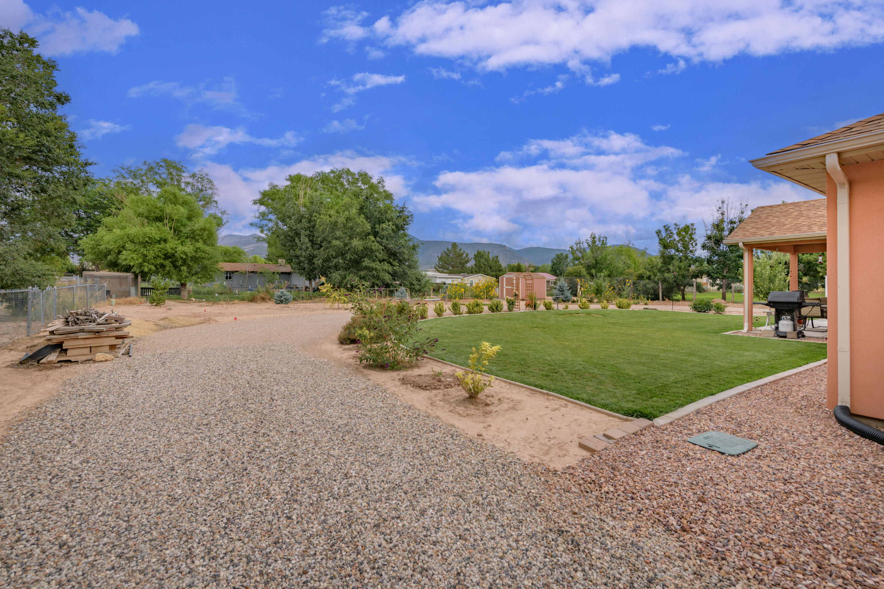 3898 N Driftwood LN