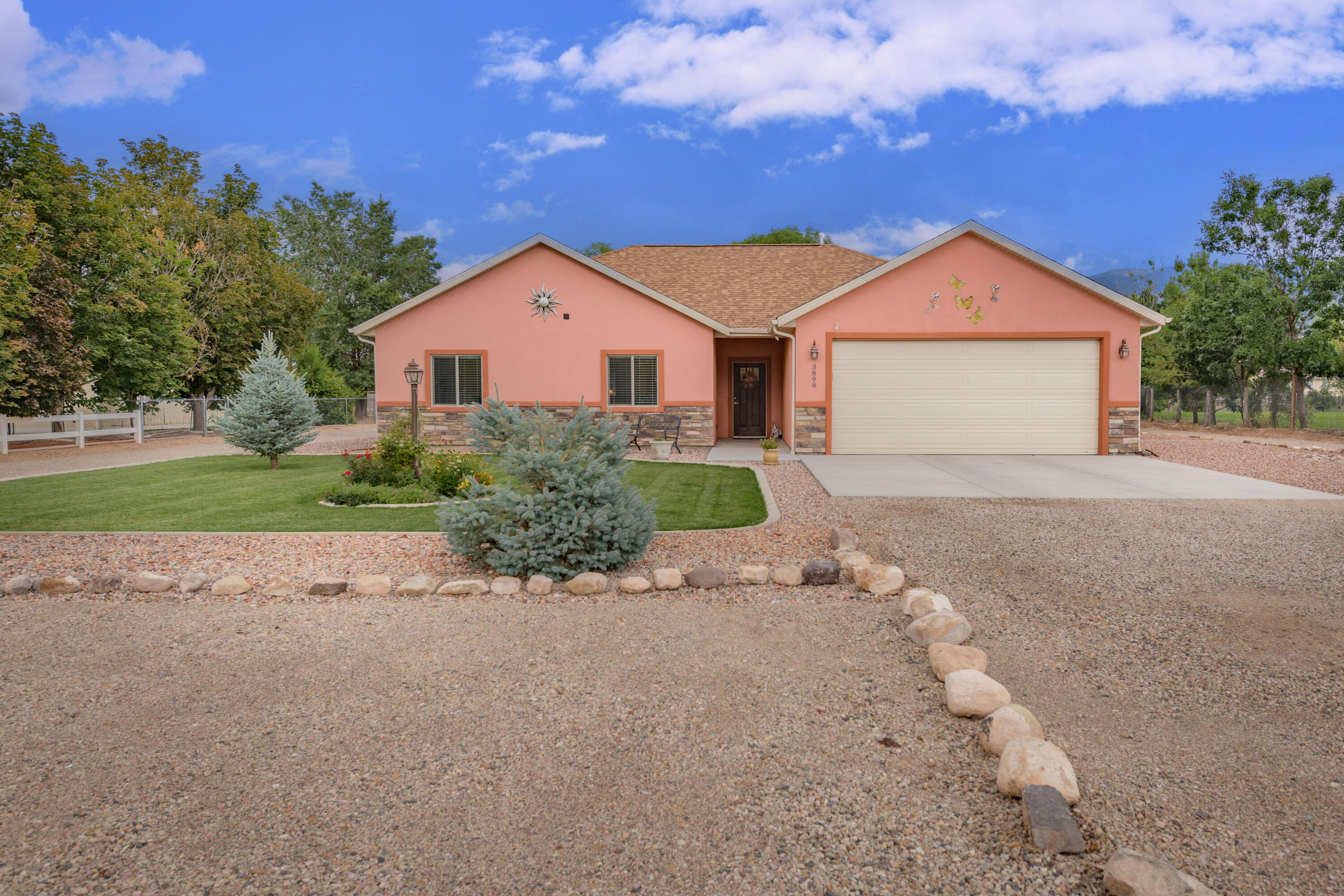 3898 N Driftwood LN