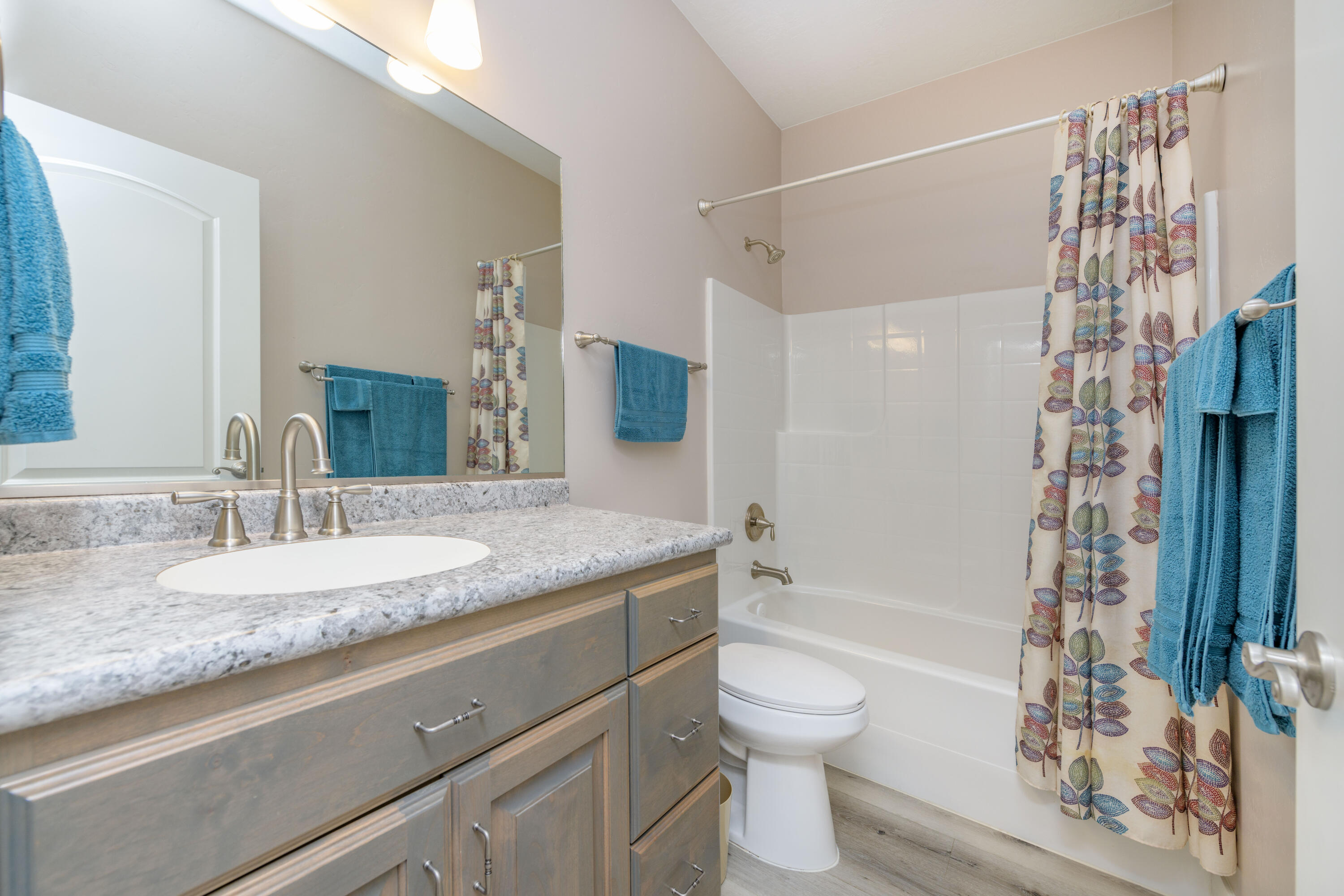 3898 N Driftwood LN