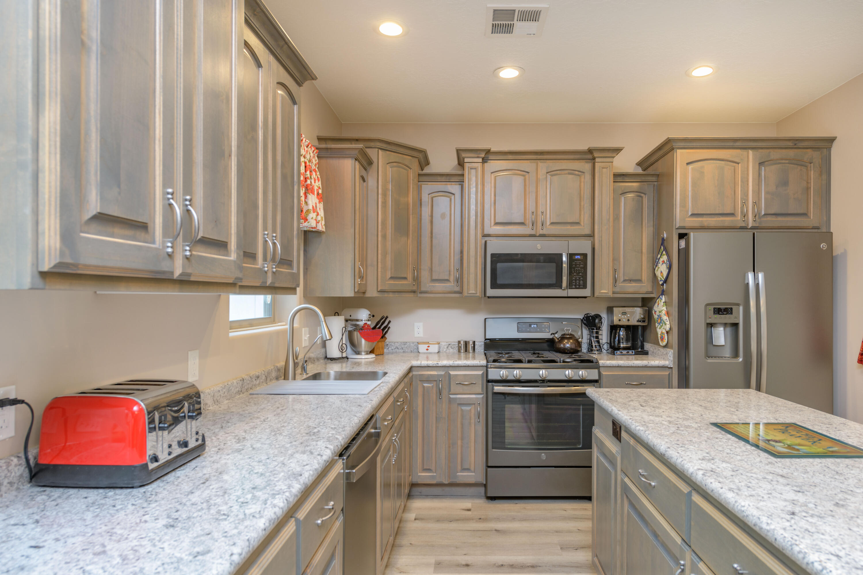 3898 N Driftwood LN