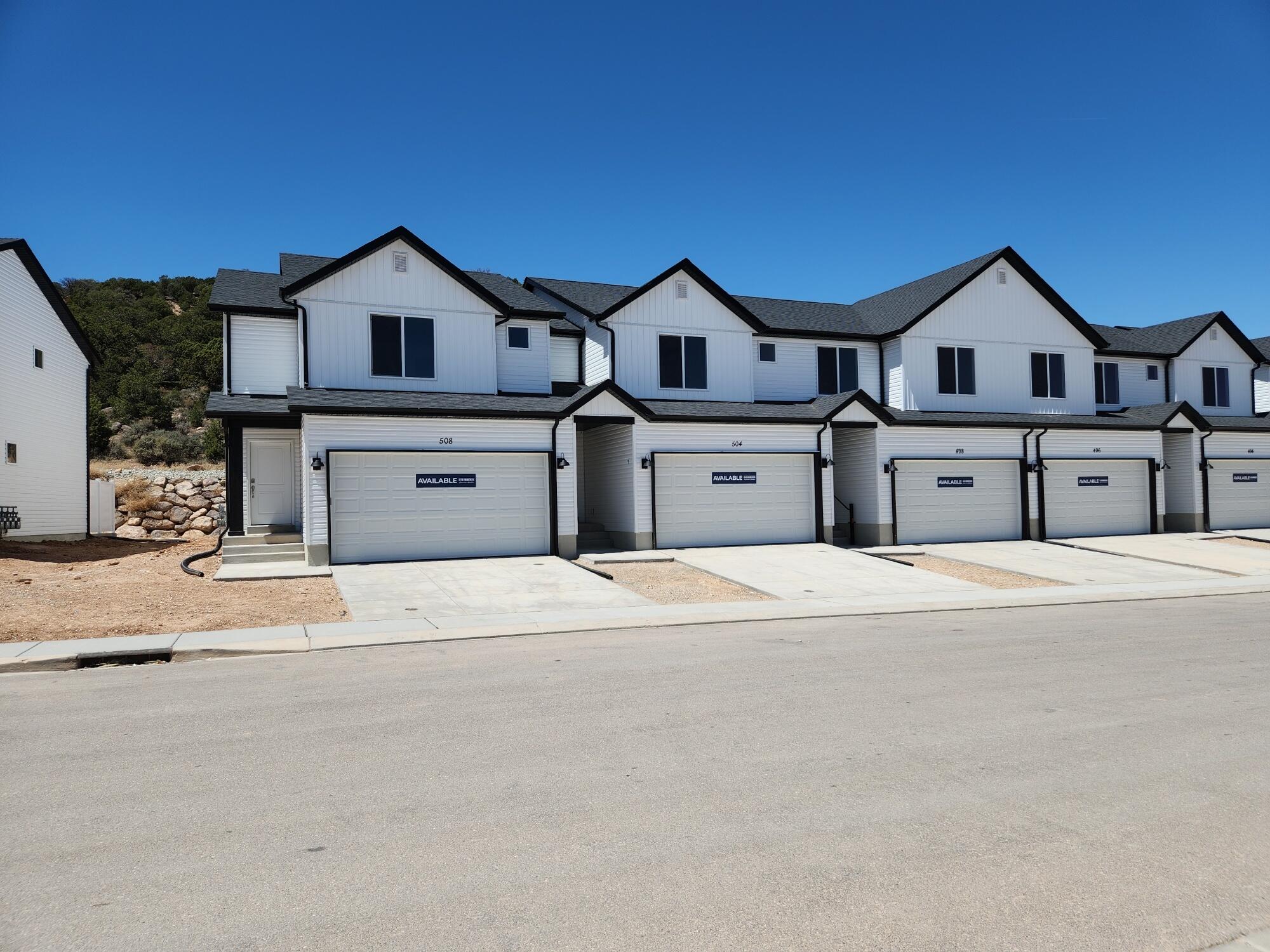 2919 W LaGrand ST, 1202