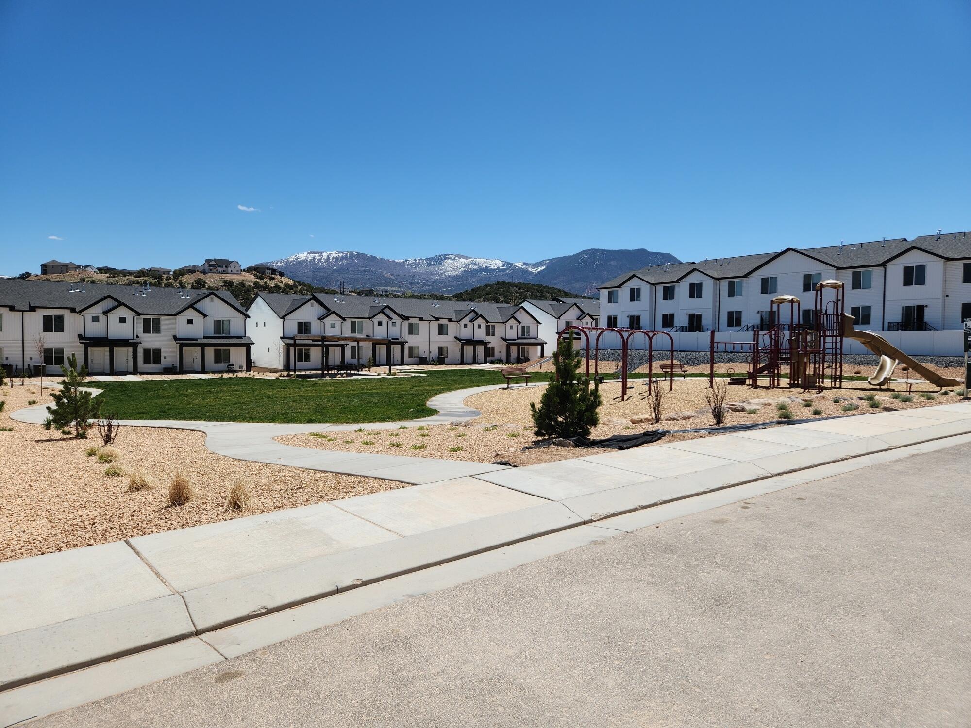 2919 W LaGrand ST, 1202