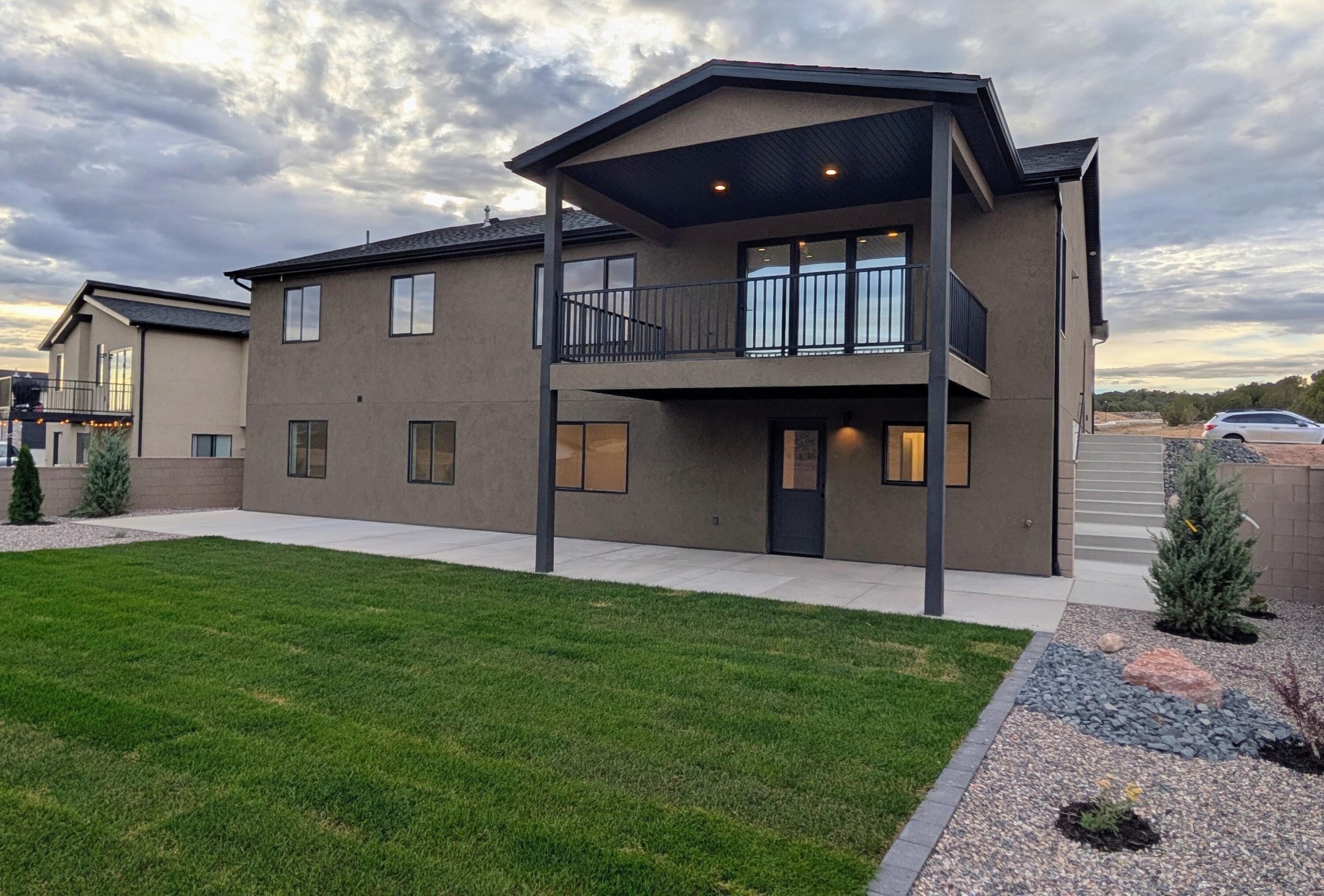 2531 W Scenic DR