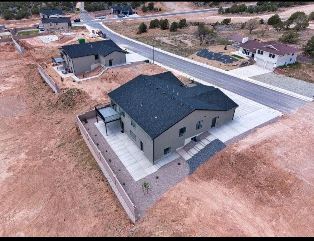 2493 W Scenic DR