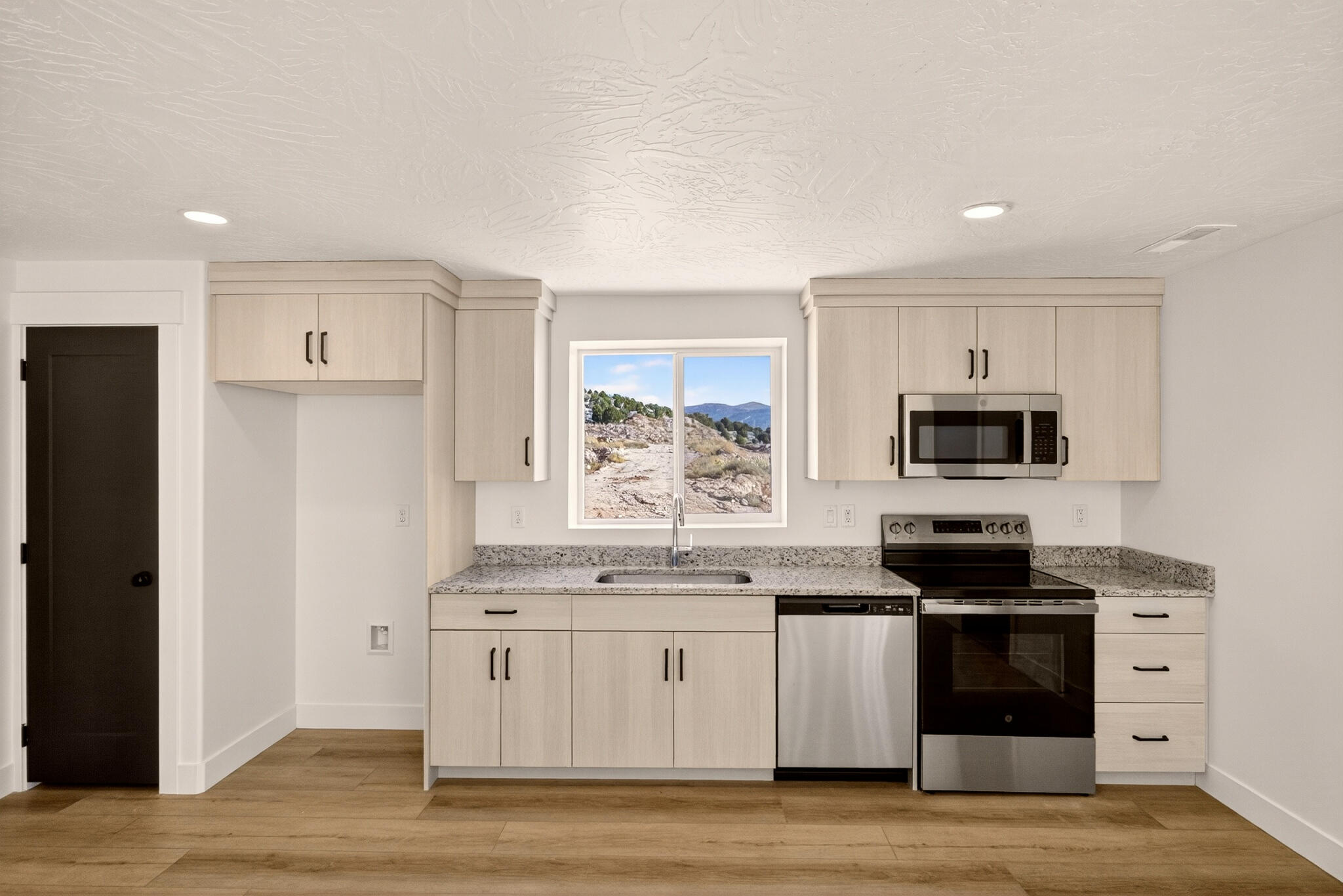 2493 W Scenic DR