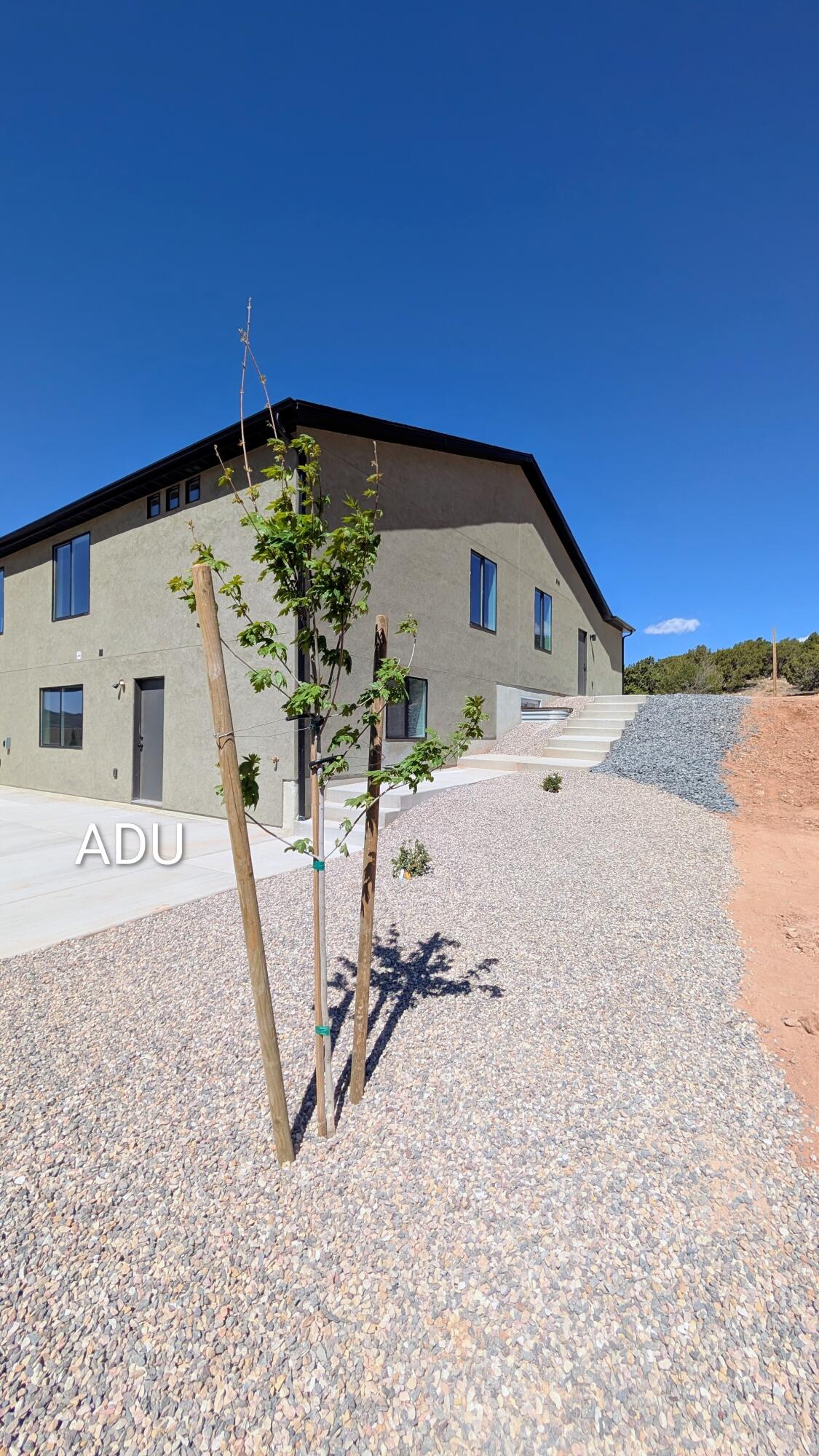 2493 W Scenic DR