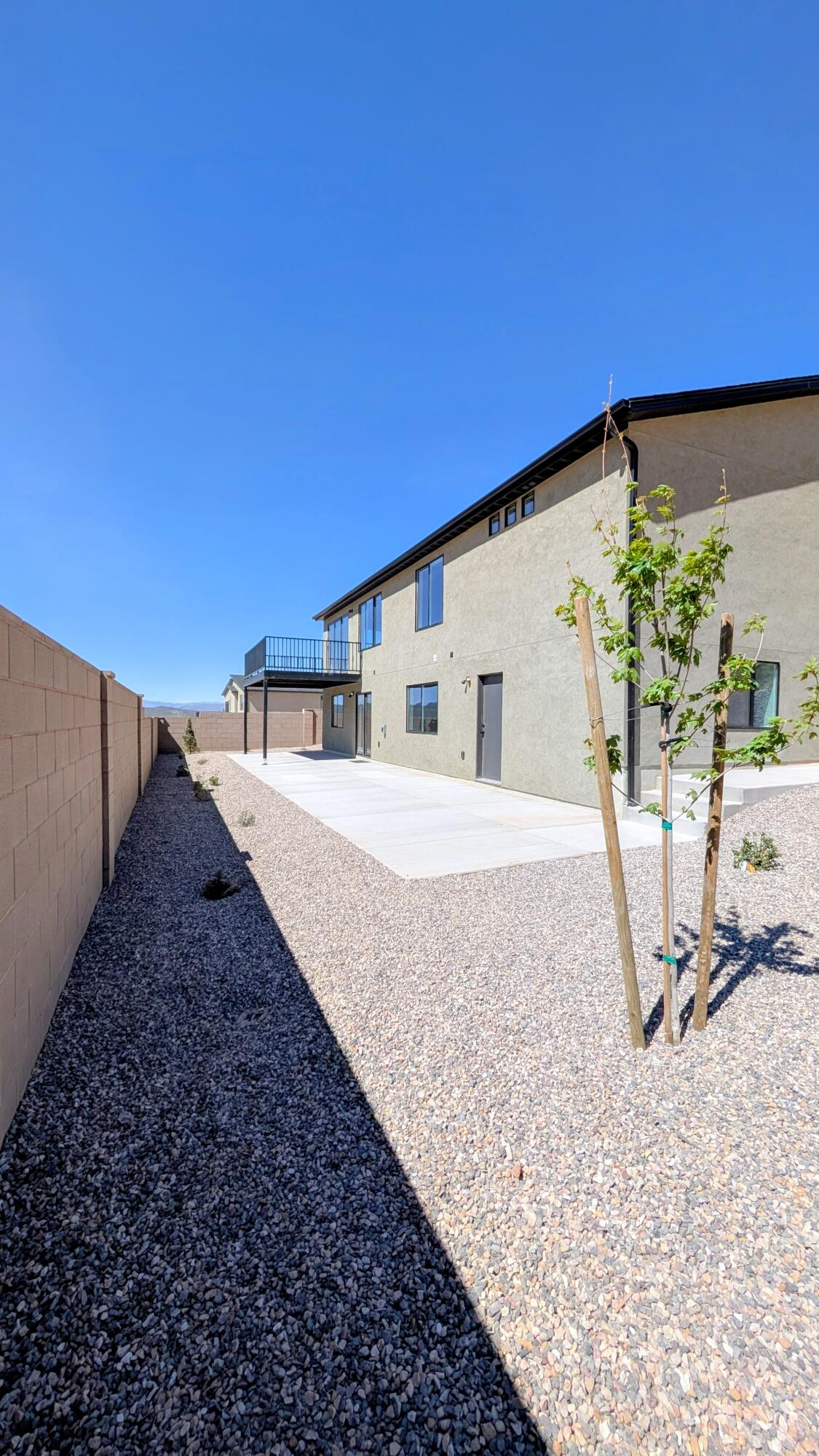 2493 W Scenic DR