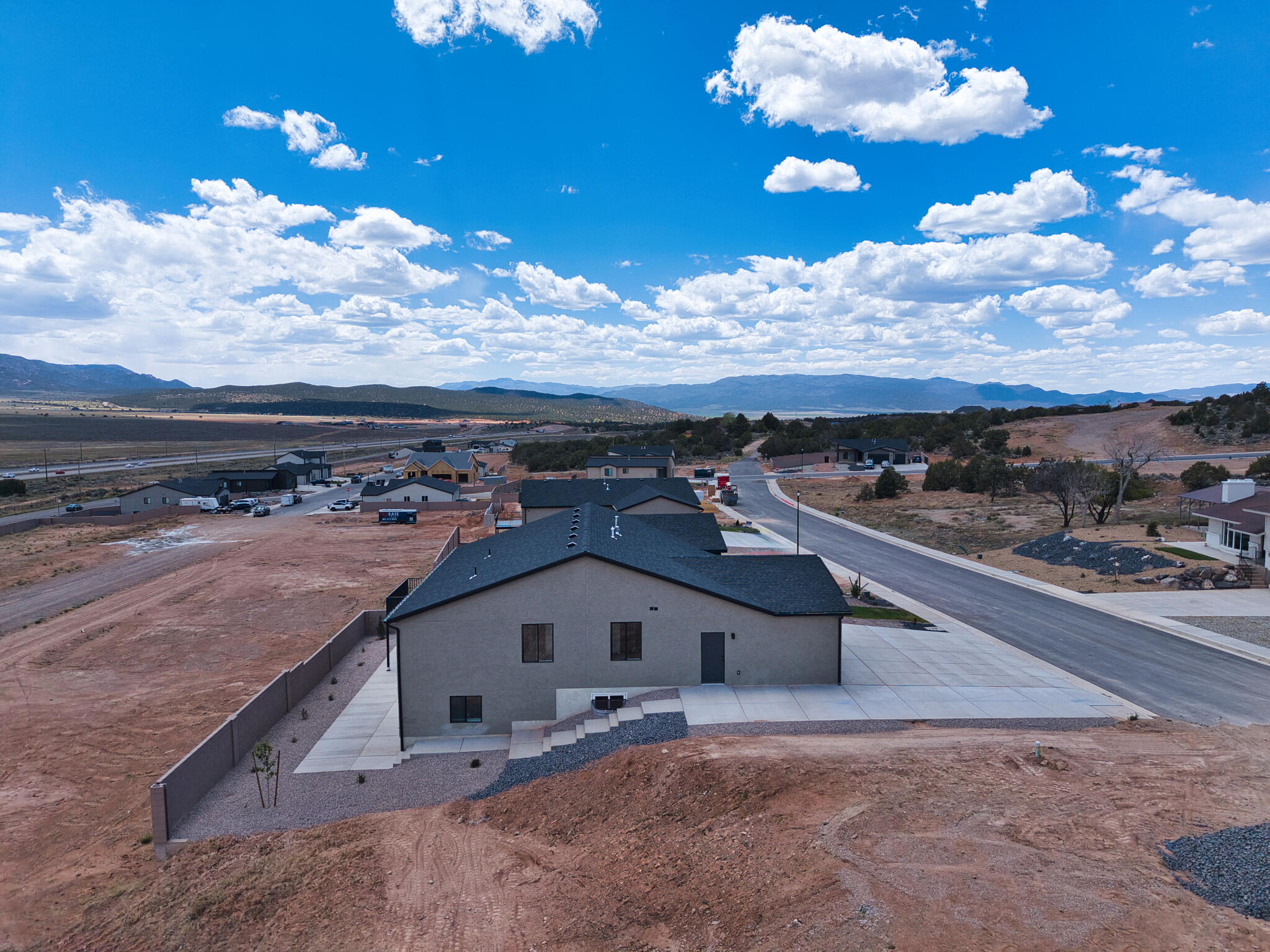 2493 W Scenic DR