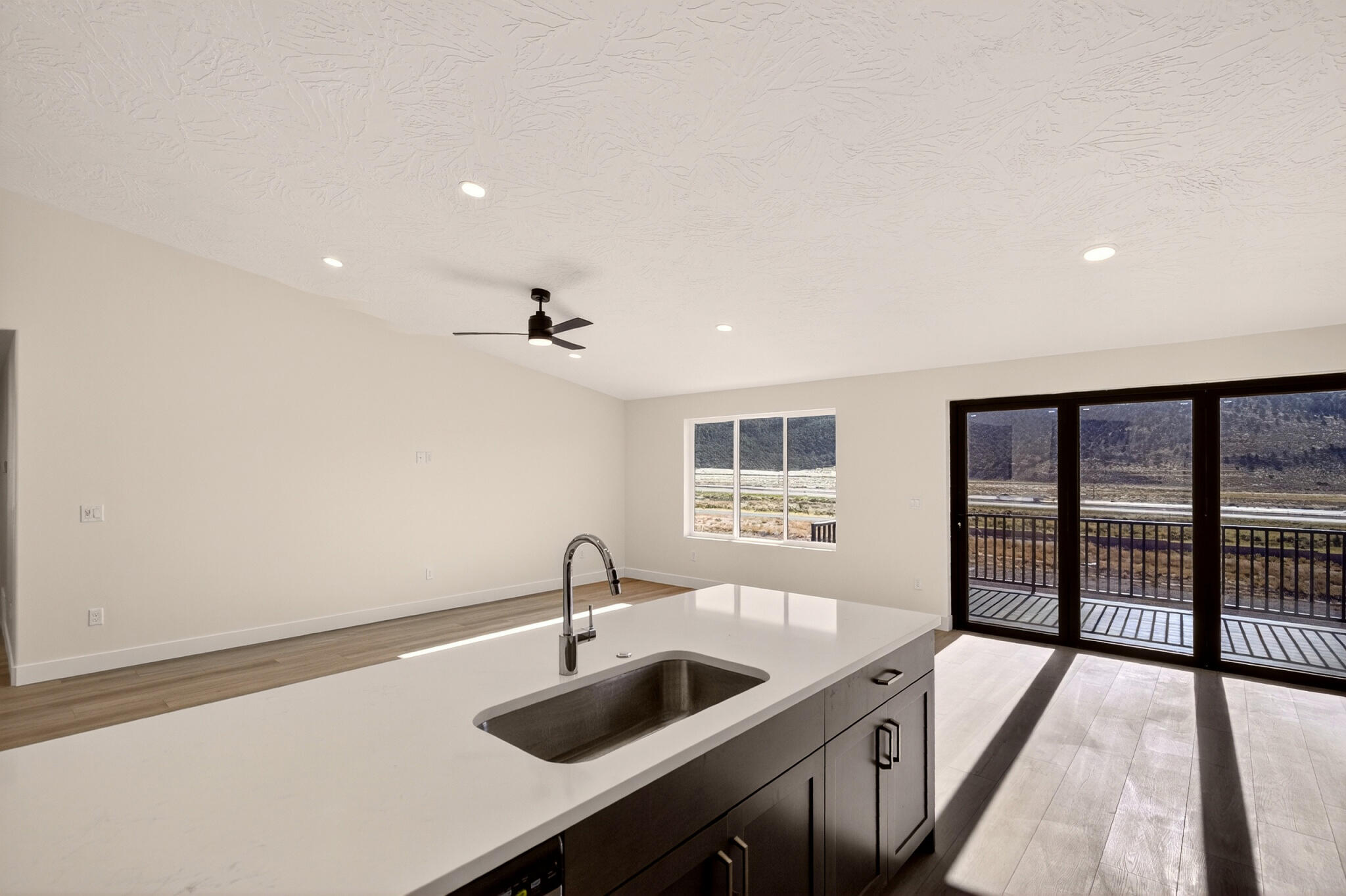 2493 W Scenic DR