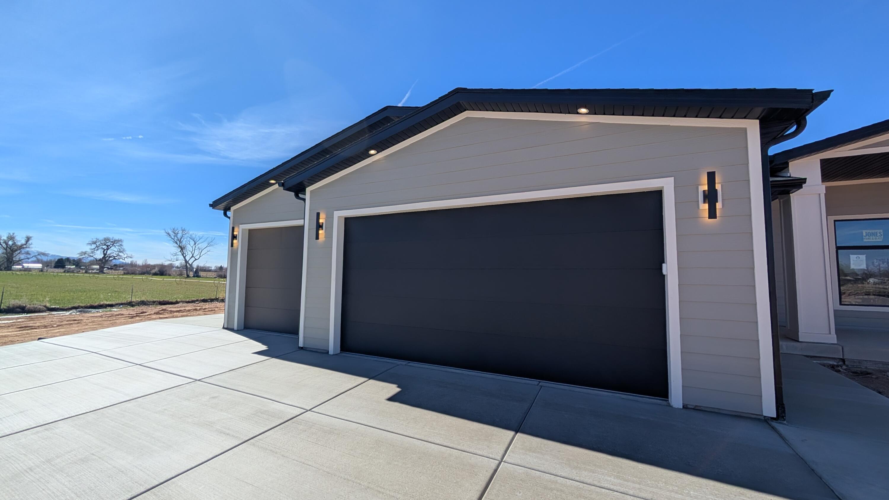 3893 N 350 W