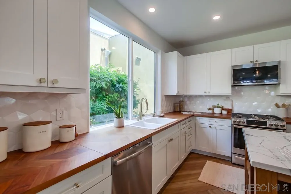 5051 Hawley