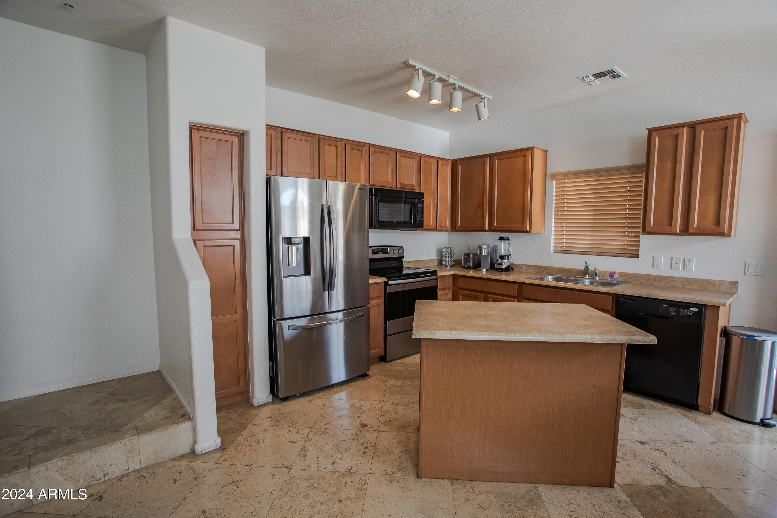 2402 E 5TH Street # 1492