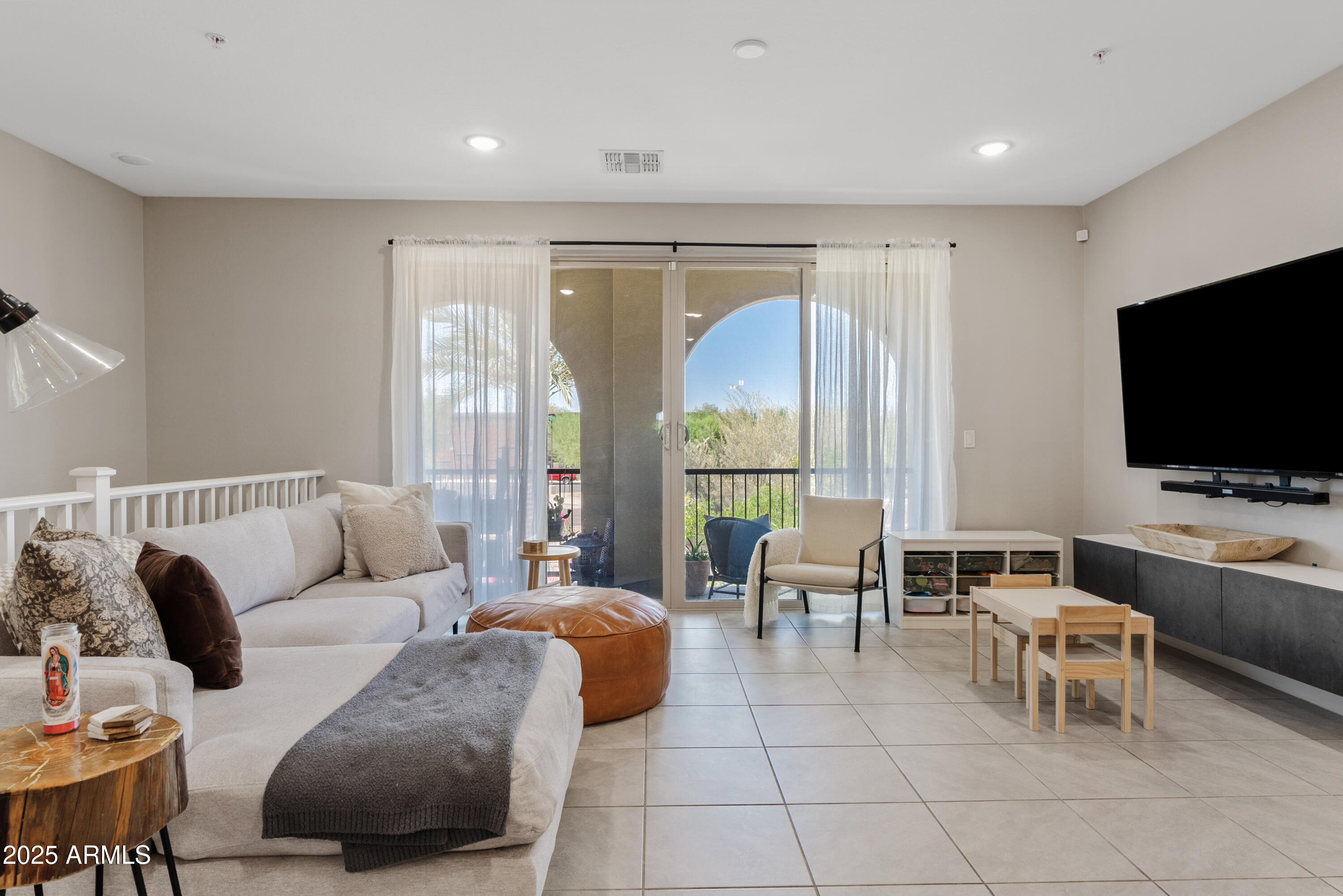 155 N LAKEVIEW Boulevard, 206