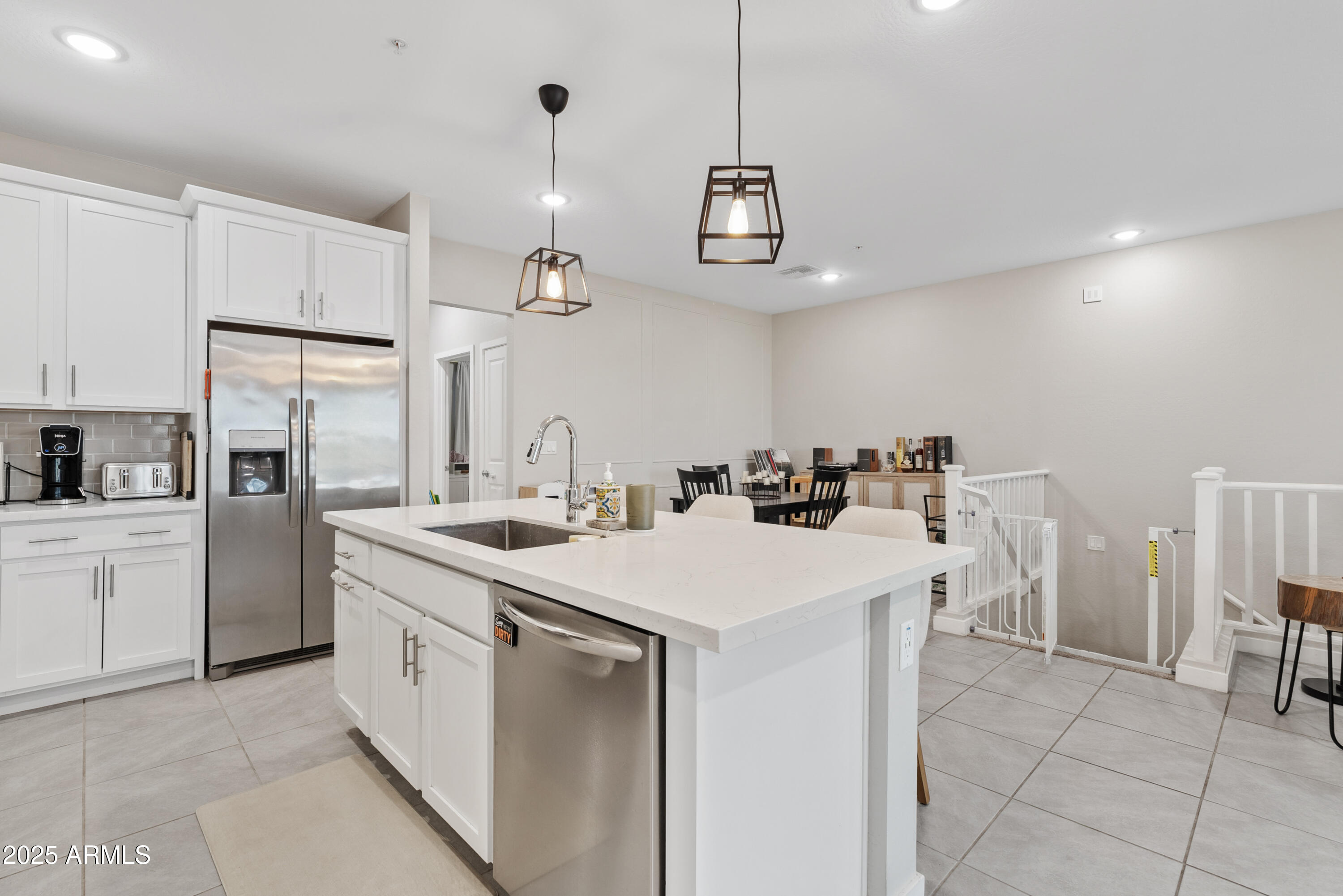 155 N LAKEVIEW Boulevard, 206