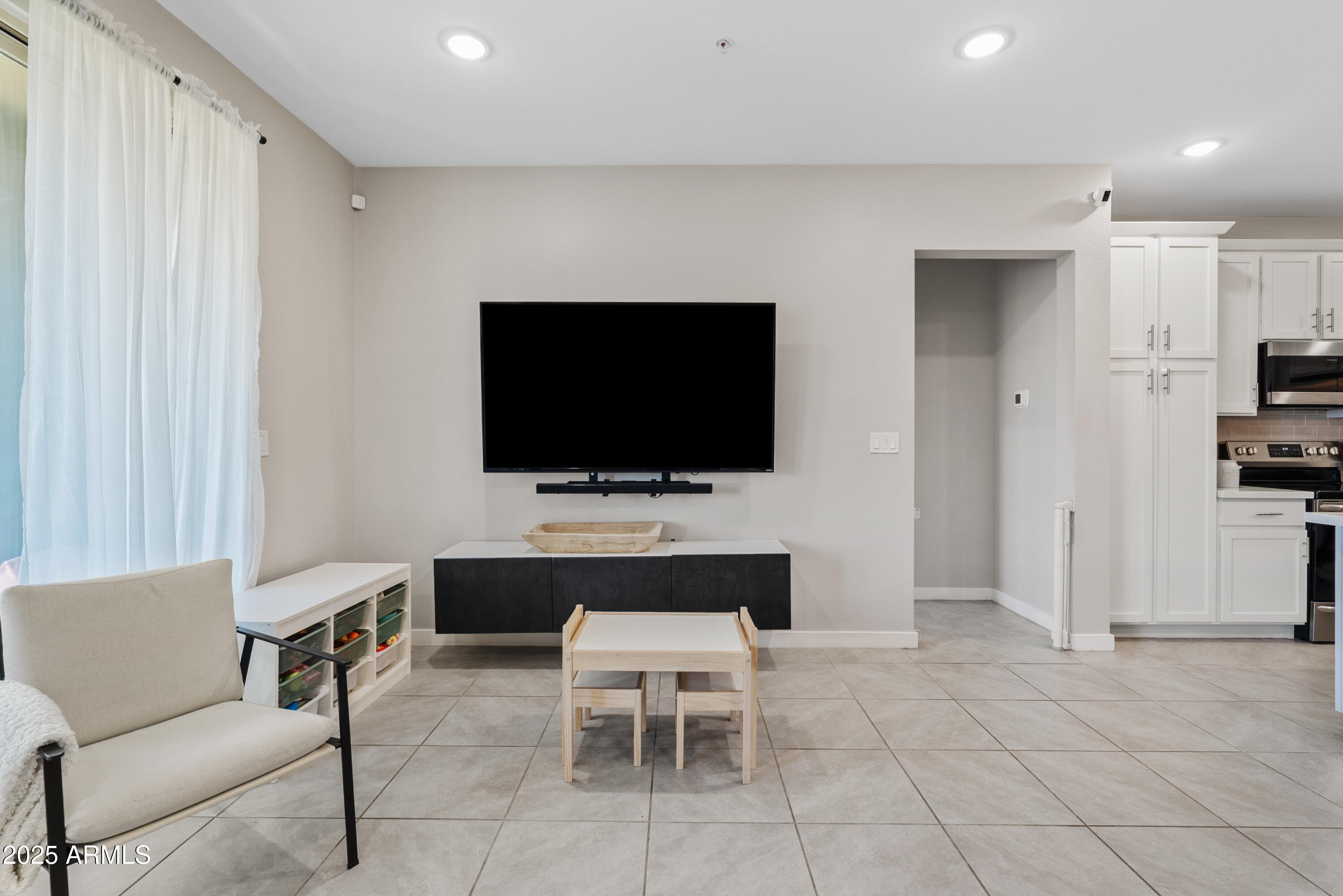155 N LAKEVIEW Boulevard, 206